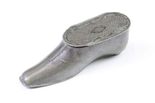 19th century Vesta Case in the form of a shoe, 8cm long