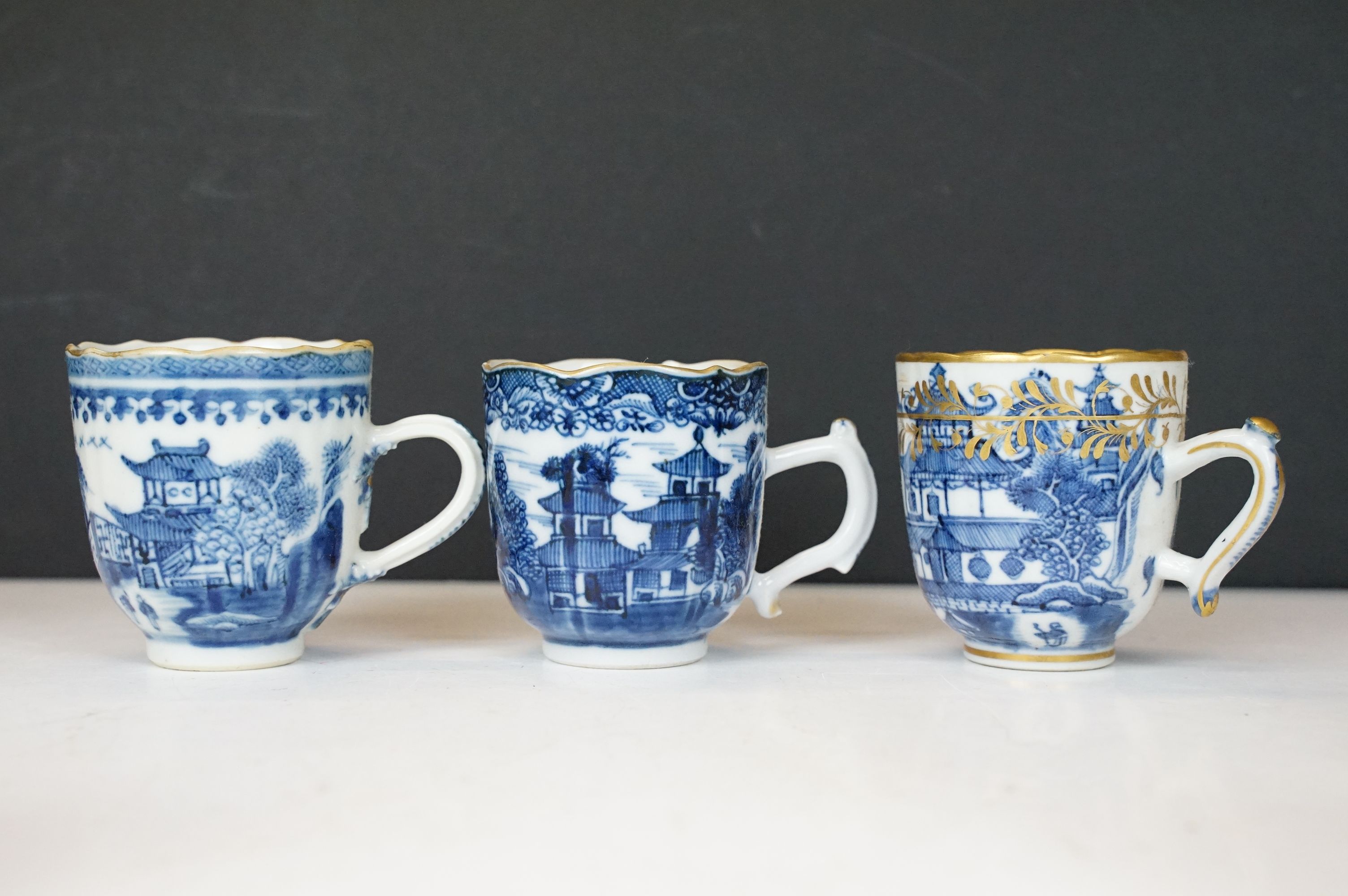 Collection of 19th century blue & white English porcelain, featuring early 19th C examples, to - Image 8 of 13