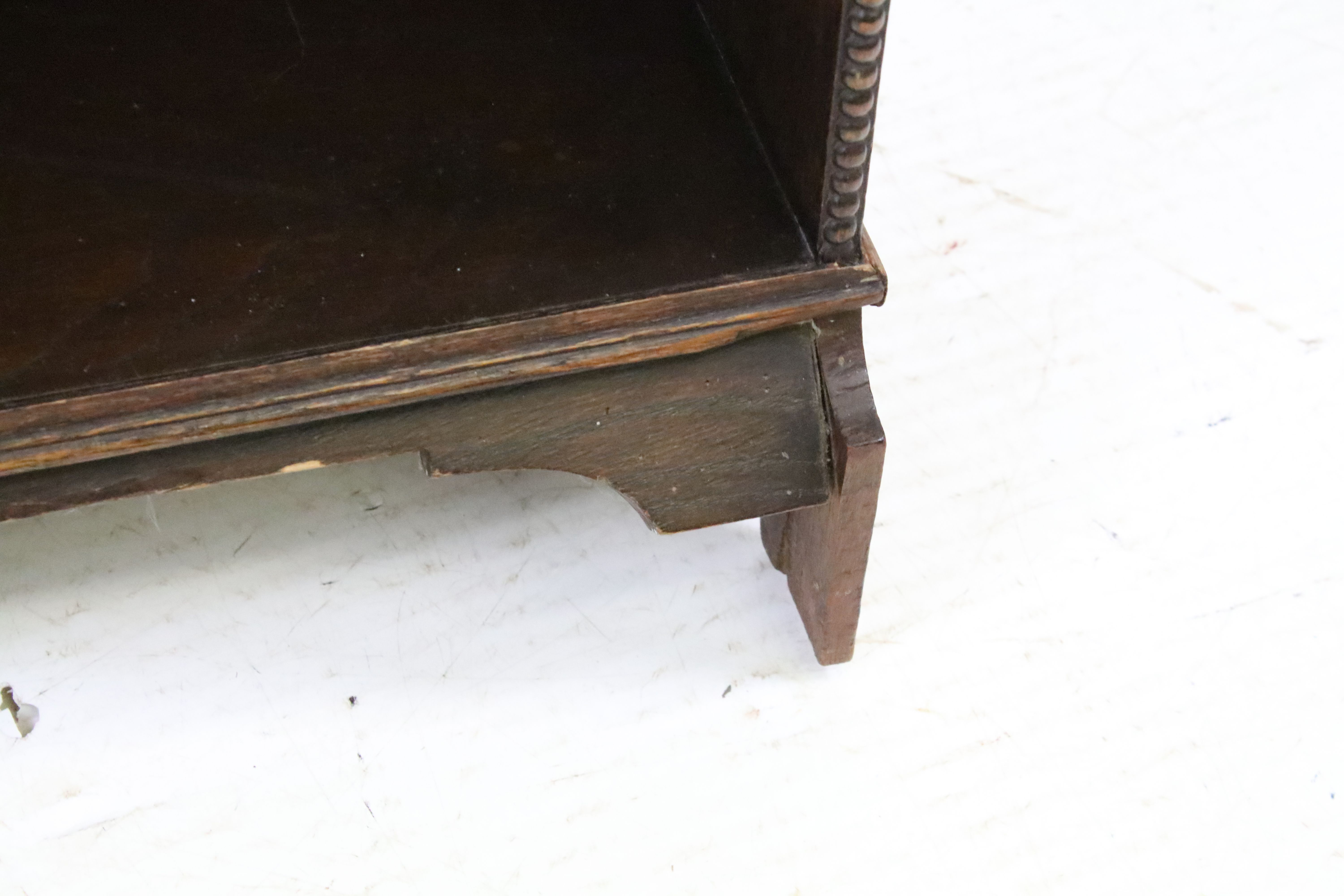 Early to Mid 20th century Oak Bookcase with beaded edge and five fixed shelves, 62cm wide x 23cm - Image 2 of 4