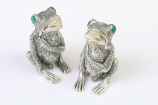 Pair of frog condiments