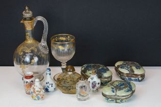 Group of Oriental glass & ceramics to include a set of three Chinese ceramic boxes with white