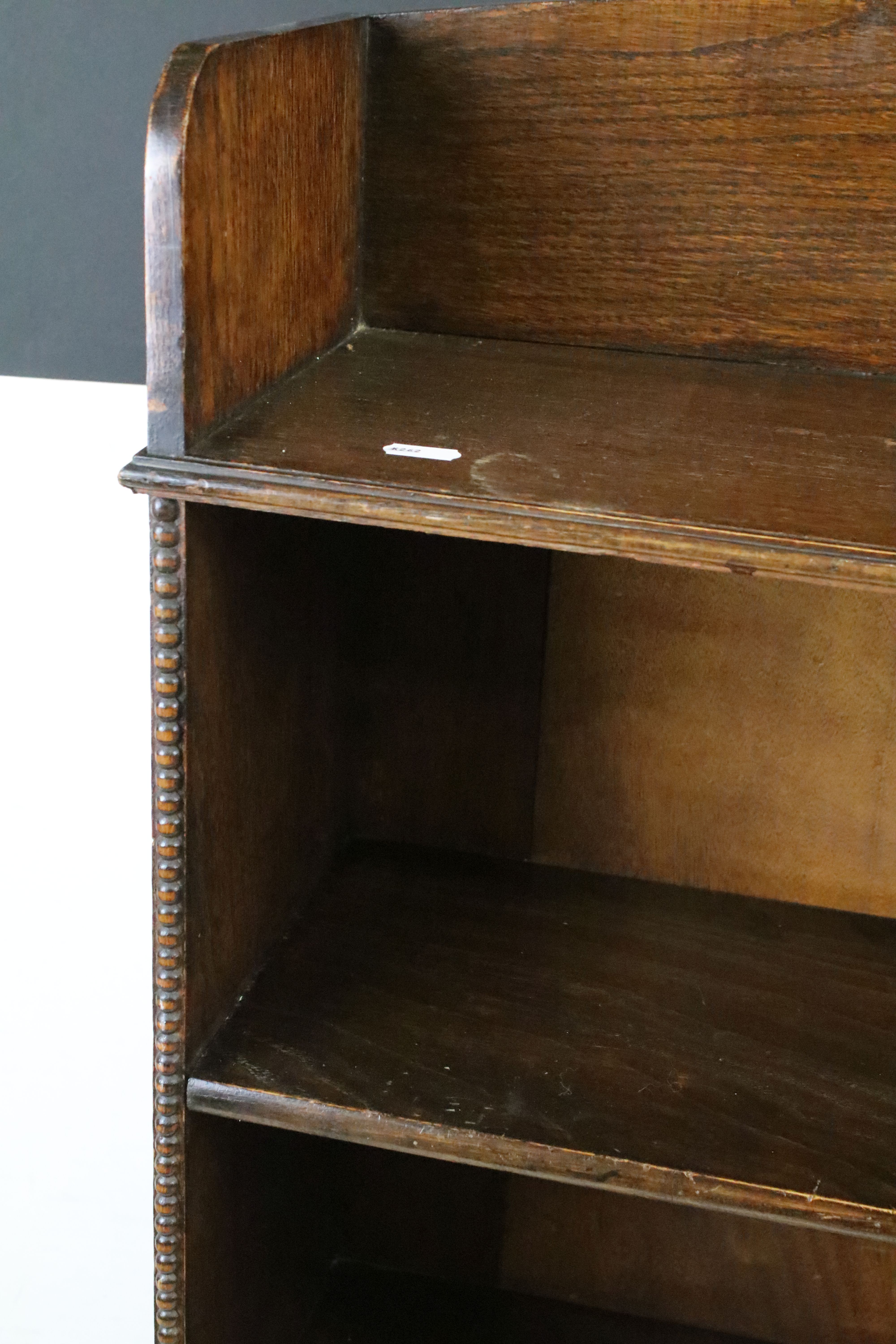 Early to Mid 20th century Oak Bookcase with beaded edge and five fixed shelves, 62cm wide x 23cm - Image 3 of 4