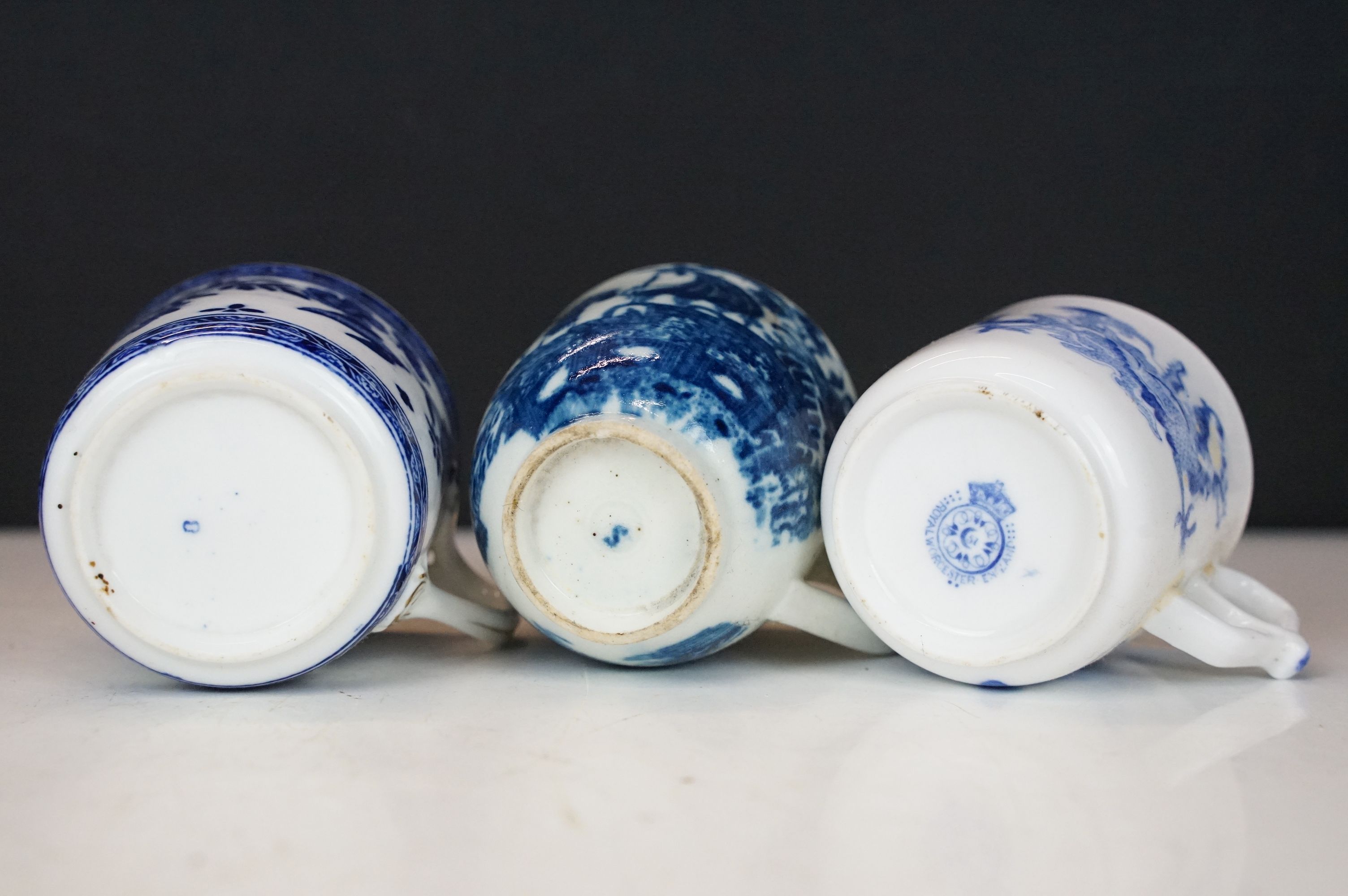Collection of 19th century blue & white English porcelain, featuring early 19th C examples, to - Image 11 of 13