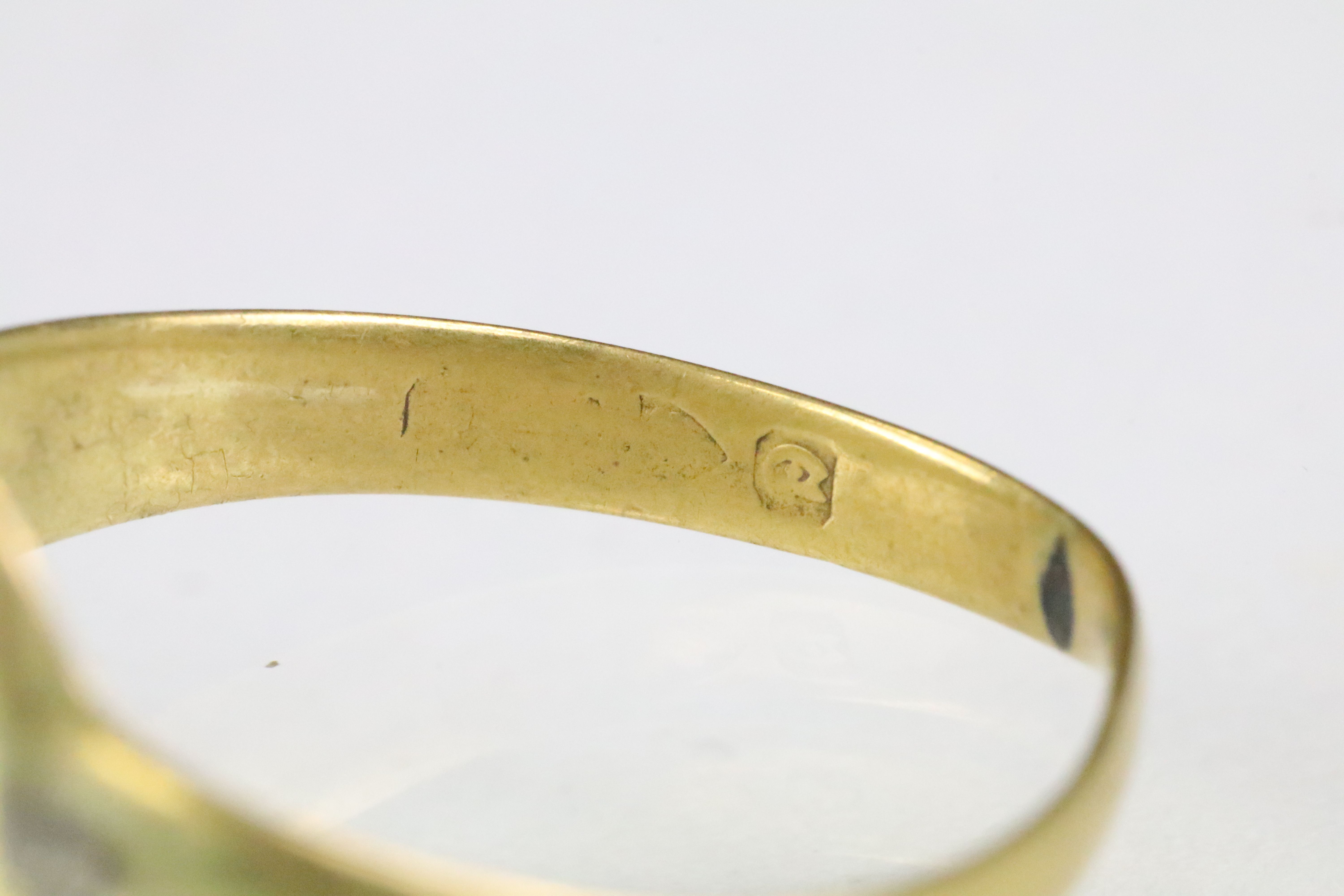 Yellow gold hallmarked signet ring (hallmark partially rubbed, likely 18ct gold, date mark 1929, - Image 7 of 7