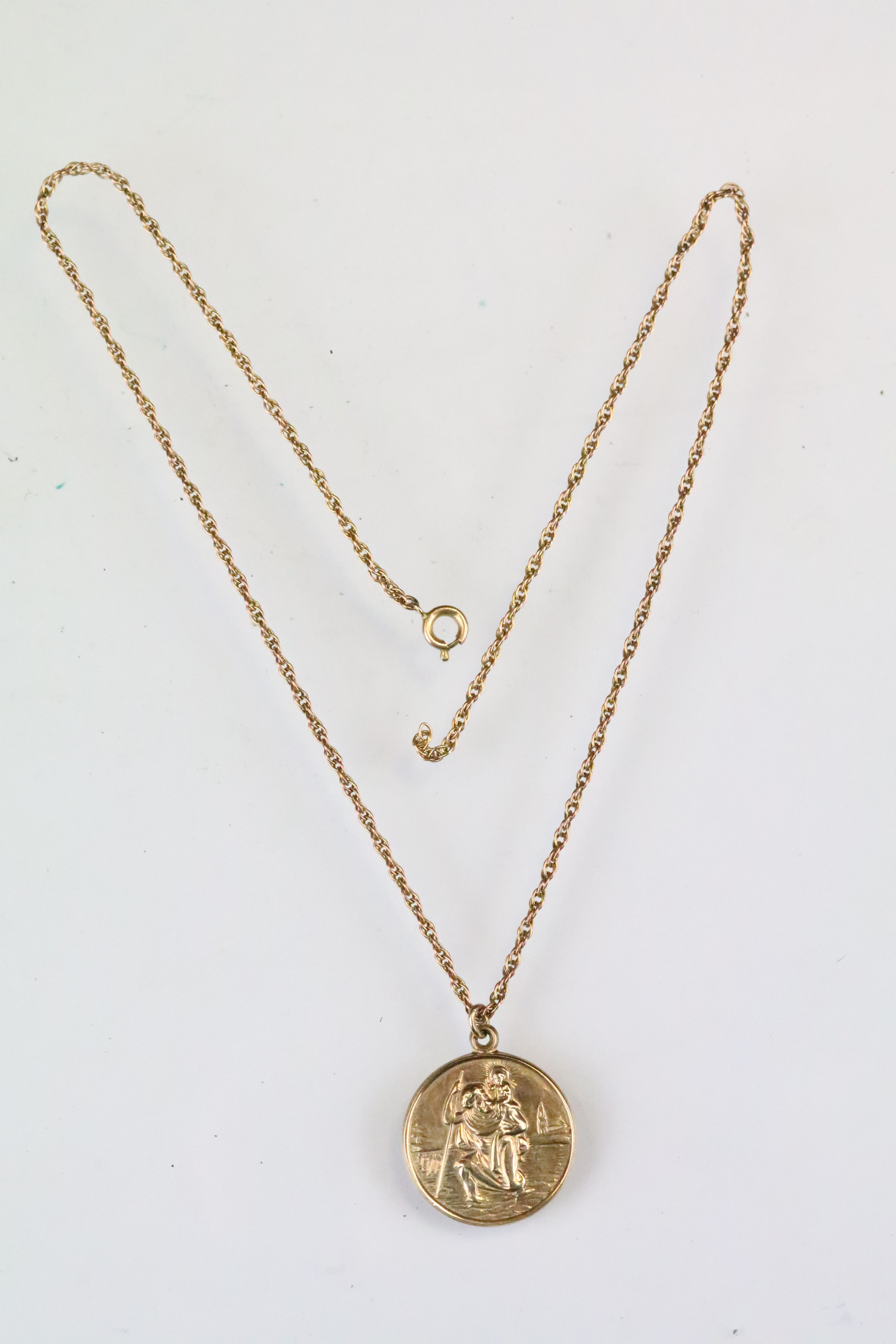 Hallmarked 9ct gold St Christopher pendant of round form mounted to a gold rope twist chain (a/f, - Image 2 of 5