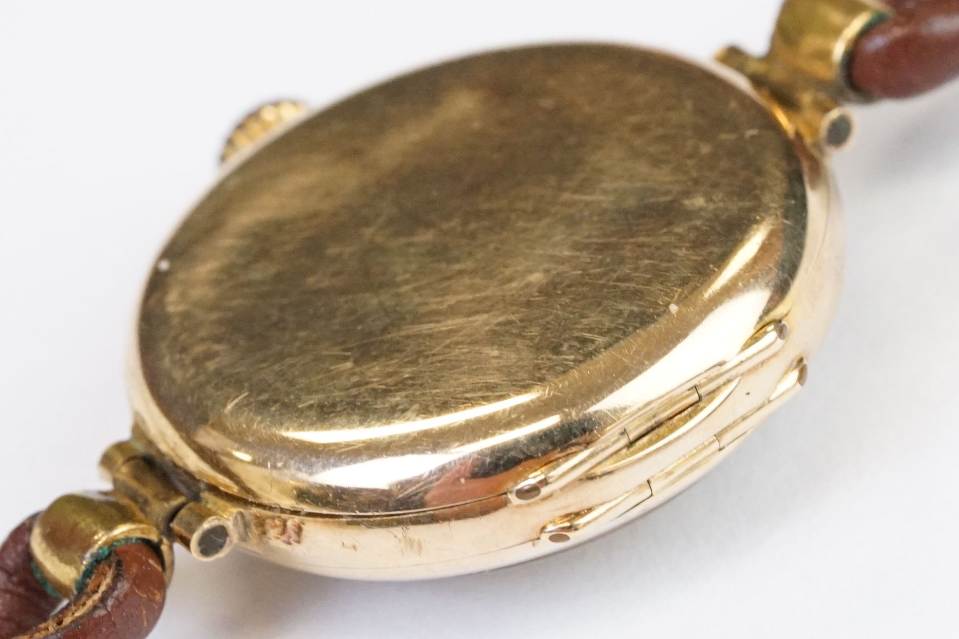 A 1930's fully hallmarked ladies V.W.C. 9ct gold cased wristwatch with enamel and mother of pearl - Image 12 of 14