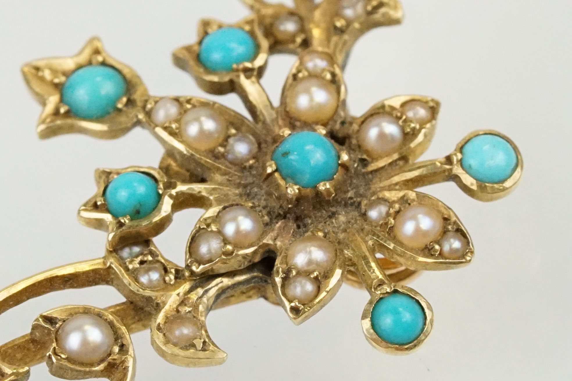 19th Century Victorian 15ct gold, seed pearl and turquoise collar necklace. The floral articulated - Image 8 of 11
