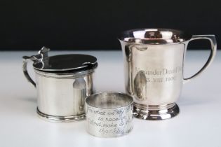 Silver hallmarked mustard pot of cylindrical form with scrolled handle (hallmarked London 1937,