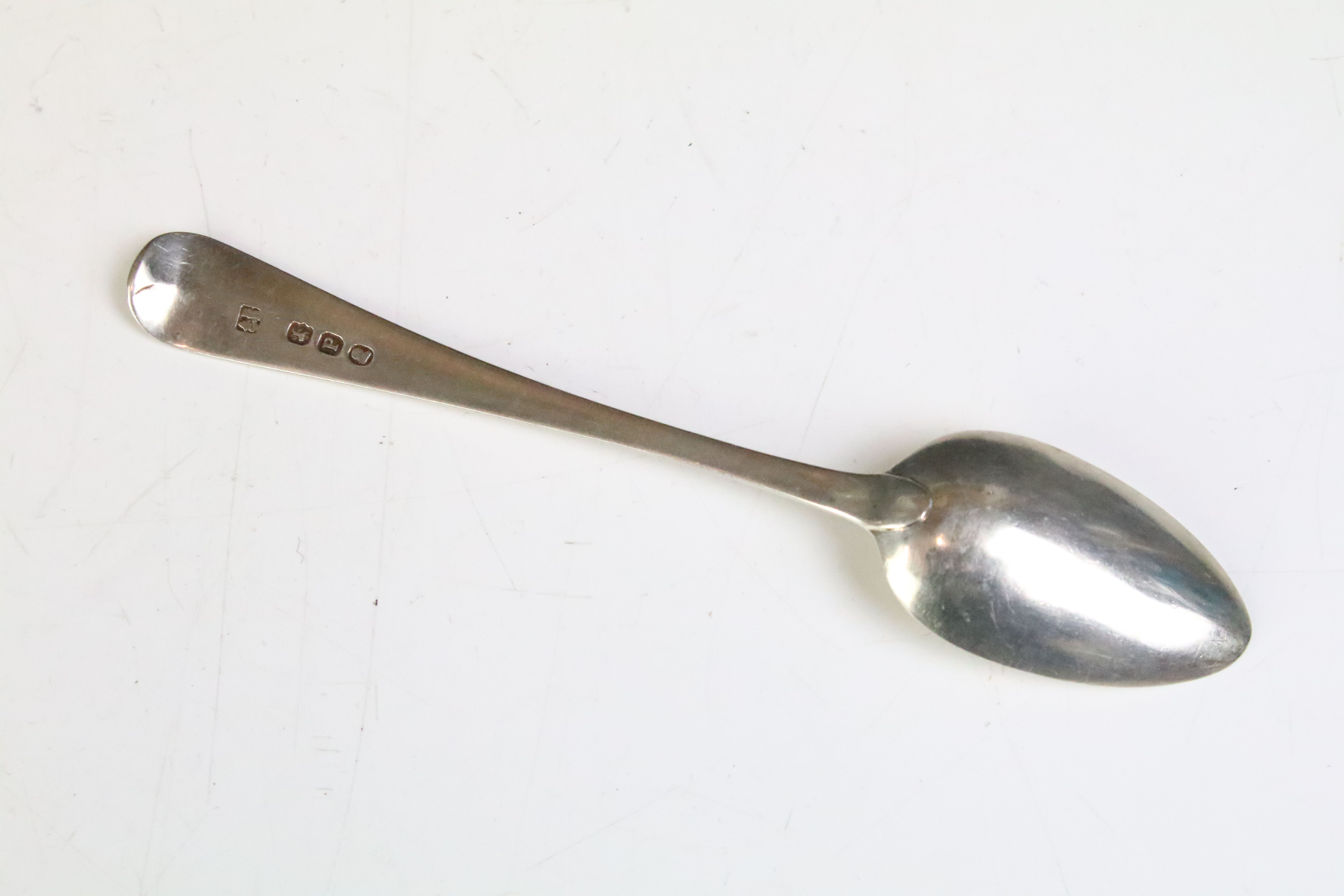 Set of six silver hallmarked spoons having pointed bowls and rounded terminals with engraved - Image 3 of 4