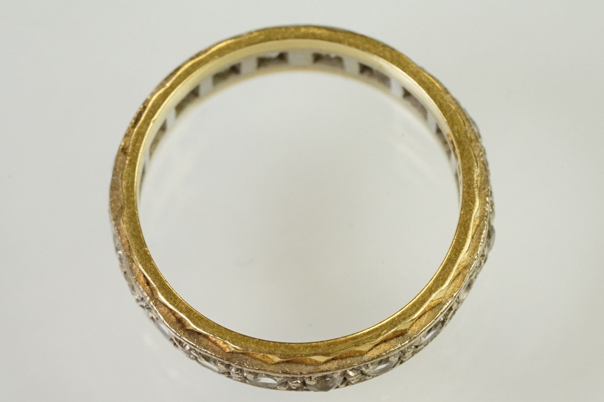 Two tone 18ct gold and white stone eternity ring. Marked 18ct to band. Size G.5. - Image 4 of 7