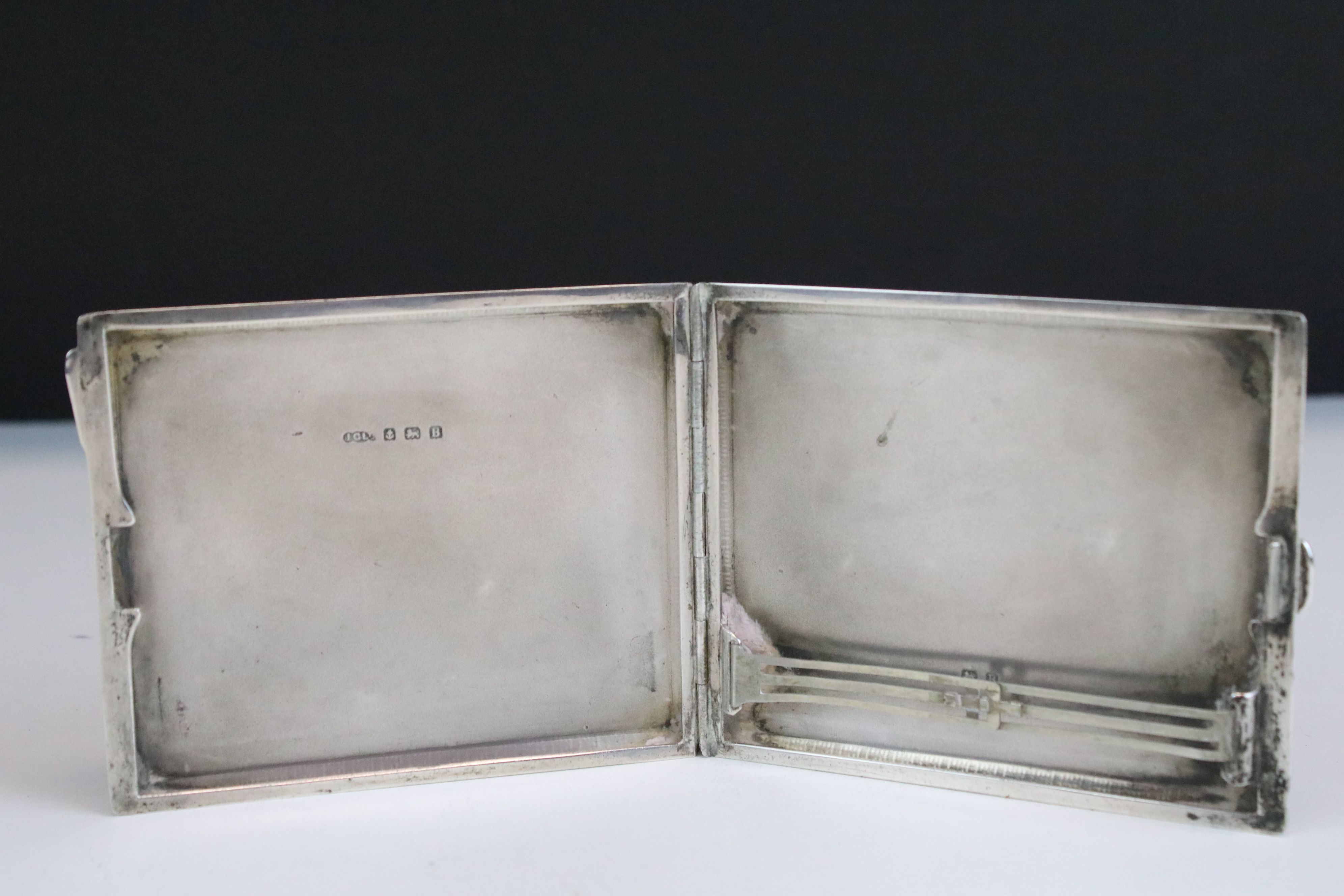 1930's Silver cigarette case of curved rectangular form, with engine turned decoration, Chester - Image 4 of 7