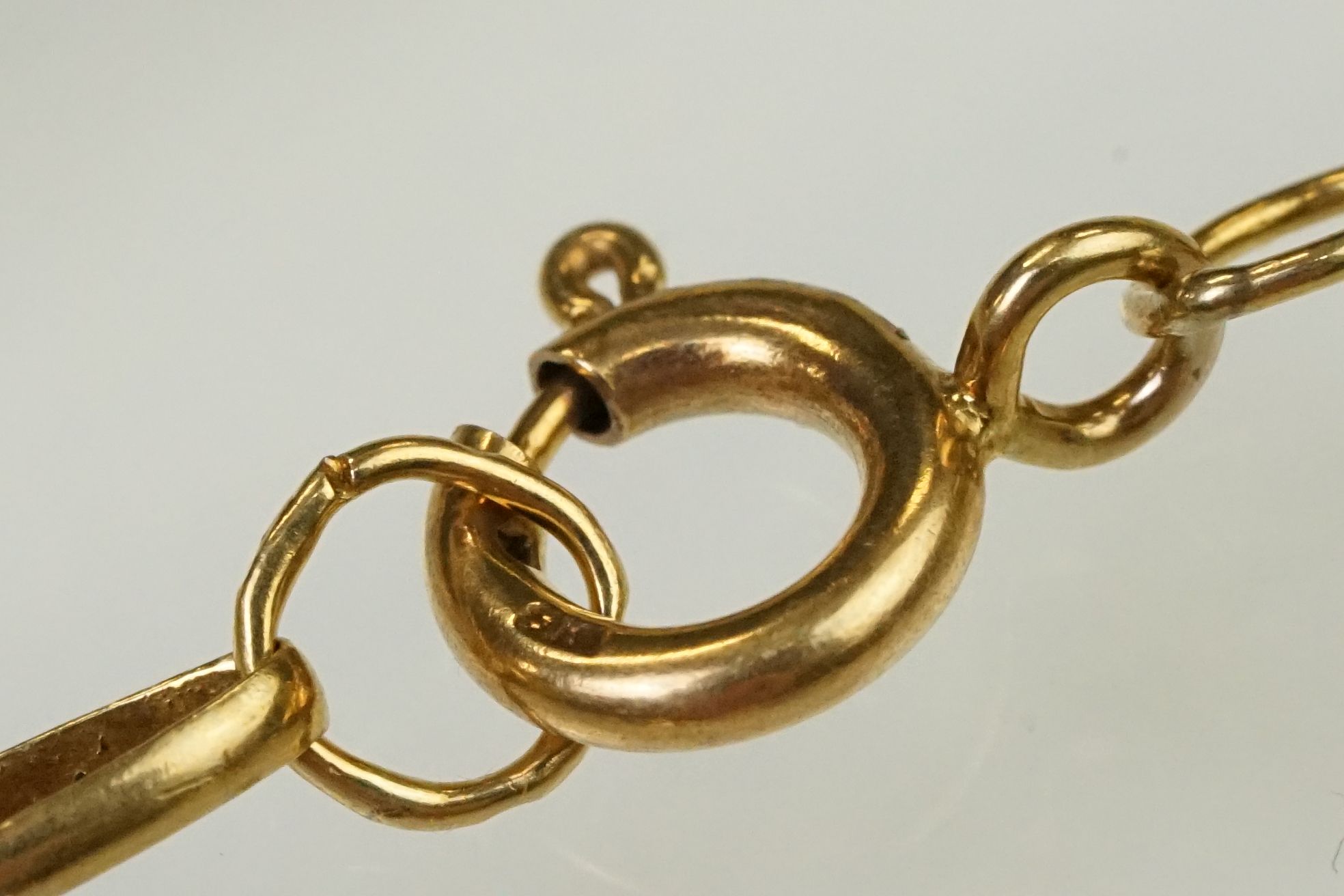 9ct gold oval link necklace chain with spring ring clasp. Marked 9k to clasp. Measures 80cm. - Image 4 of 5