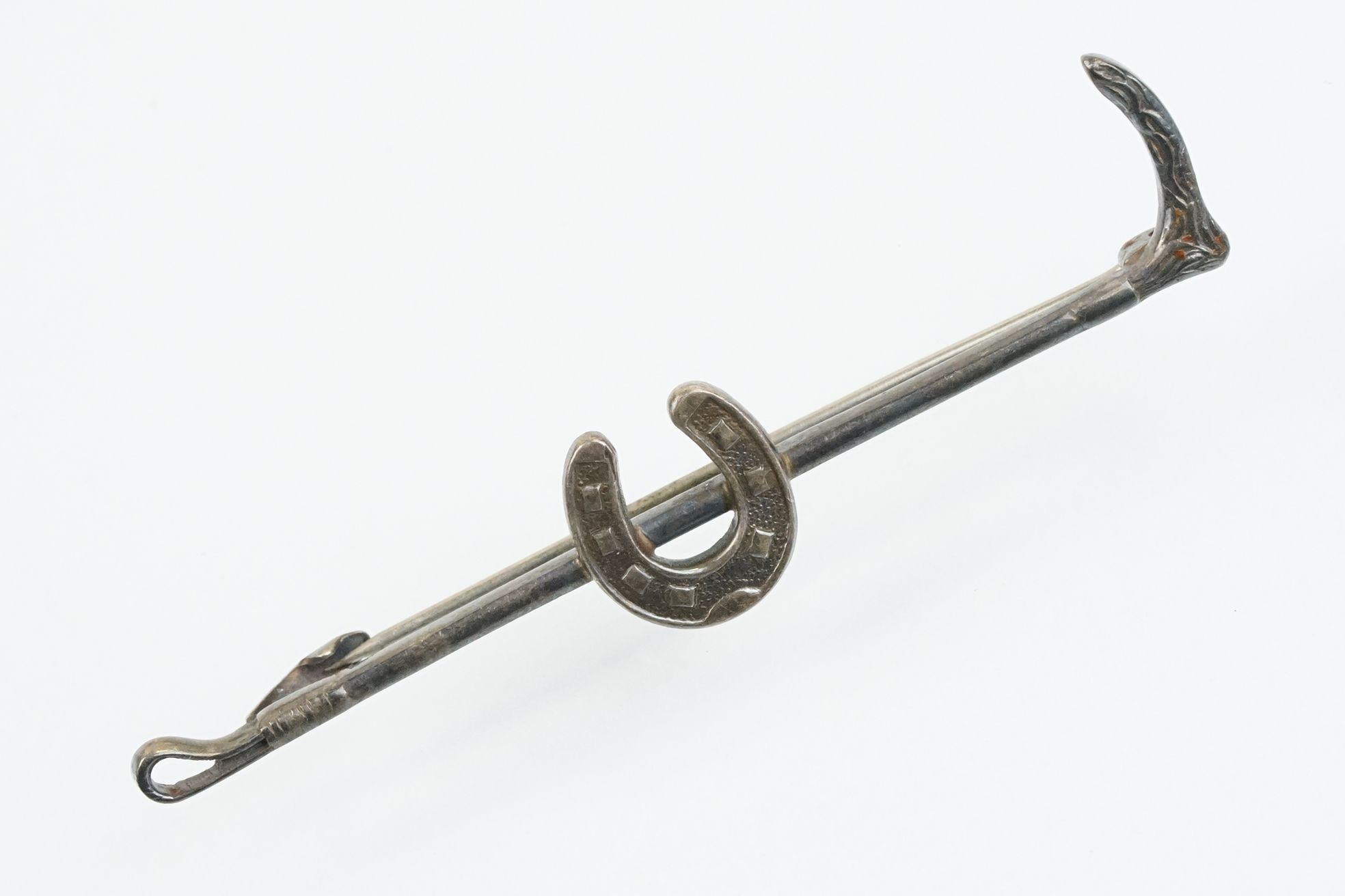 Collection of 19th Century and antique jewellery to include a rose metal stick with reverse carved - Image 7 of 9