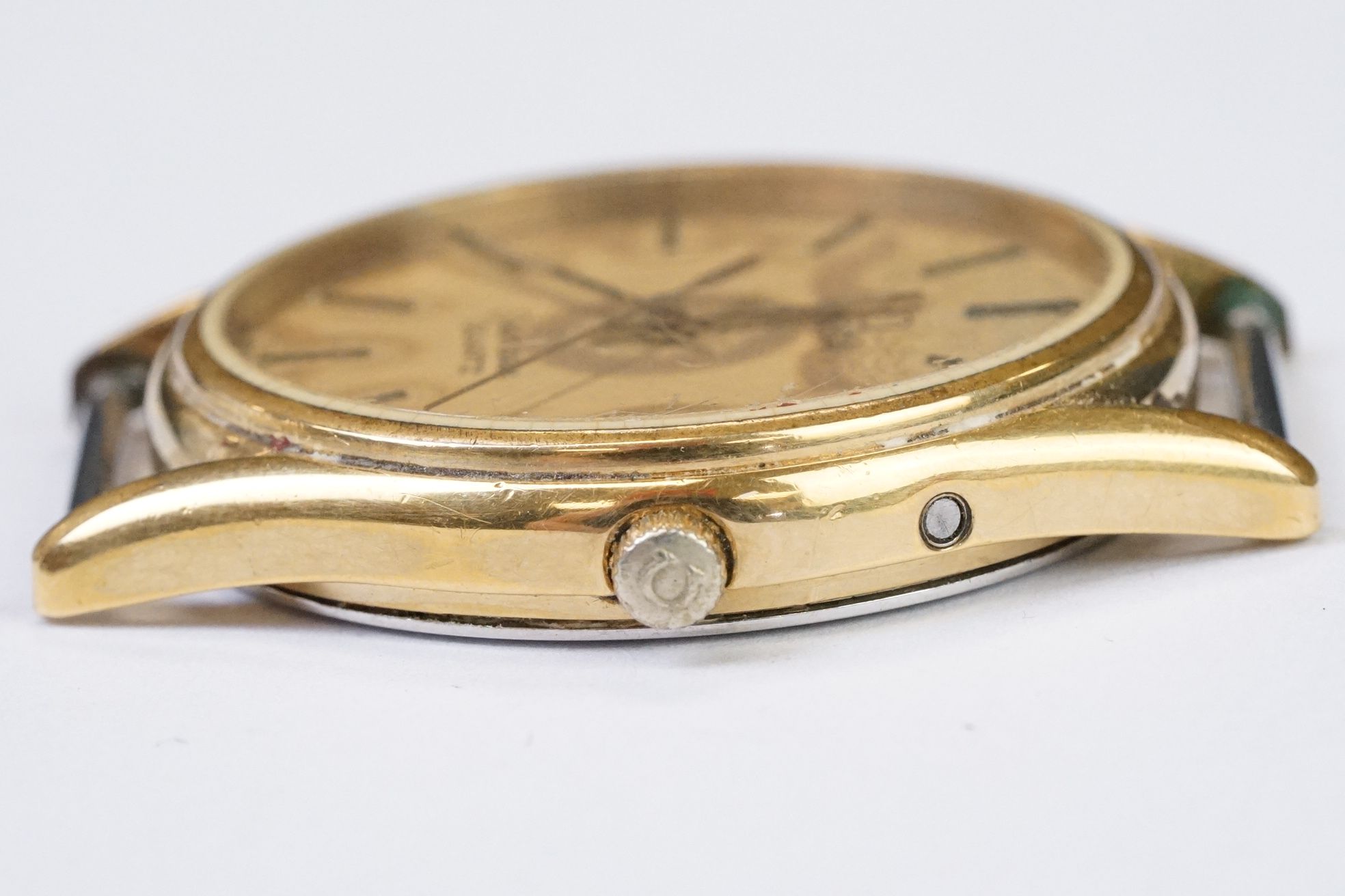 A 1980's Omega Seamaster quartz wristwatch, center second hand and date function to 3 o'clock, Omega - Image 7 of 10