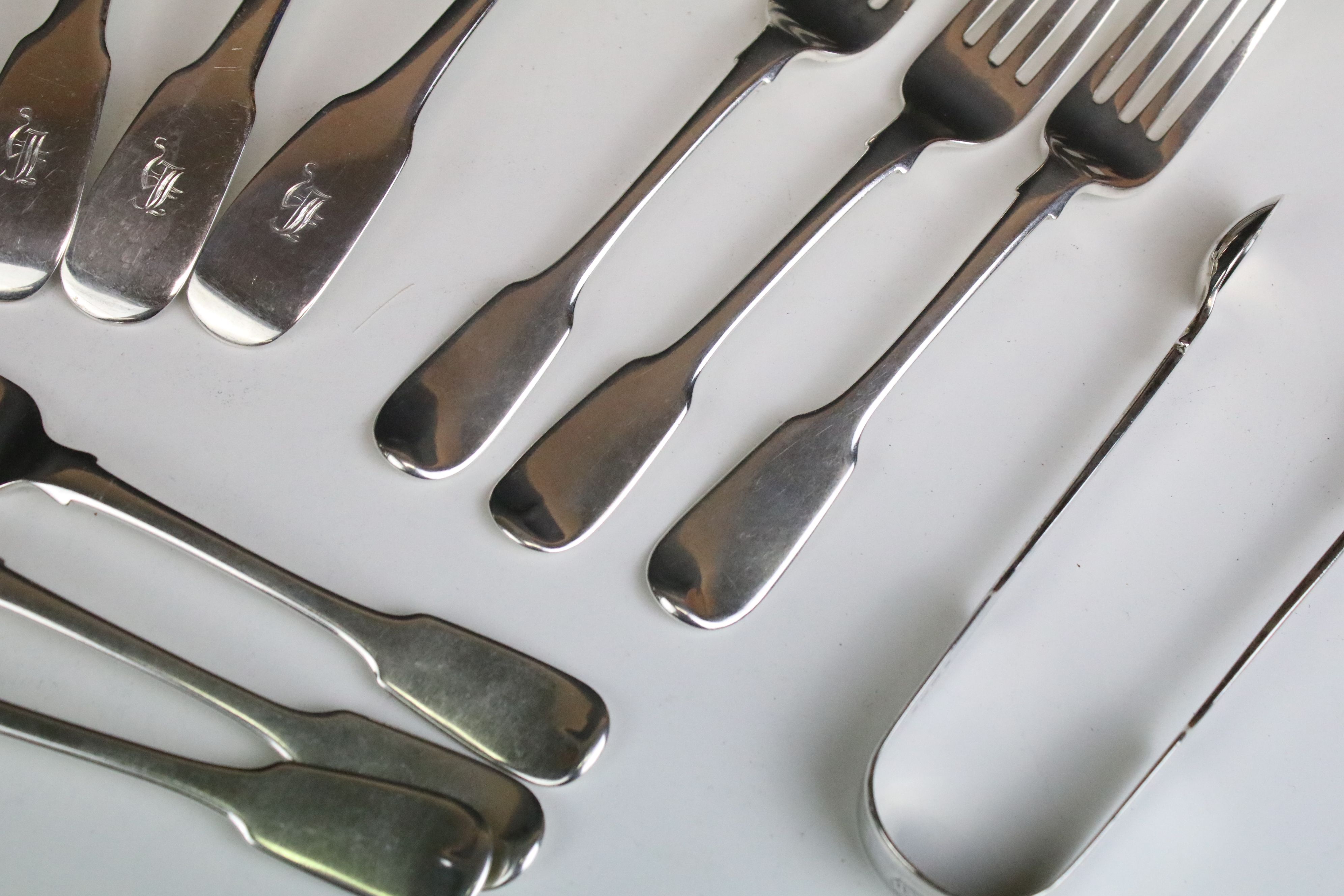 Collection of silver fiddle pattern flatware, mostly Victorian, to include dessert spoons, dessert - Image 4 of 10