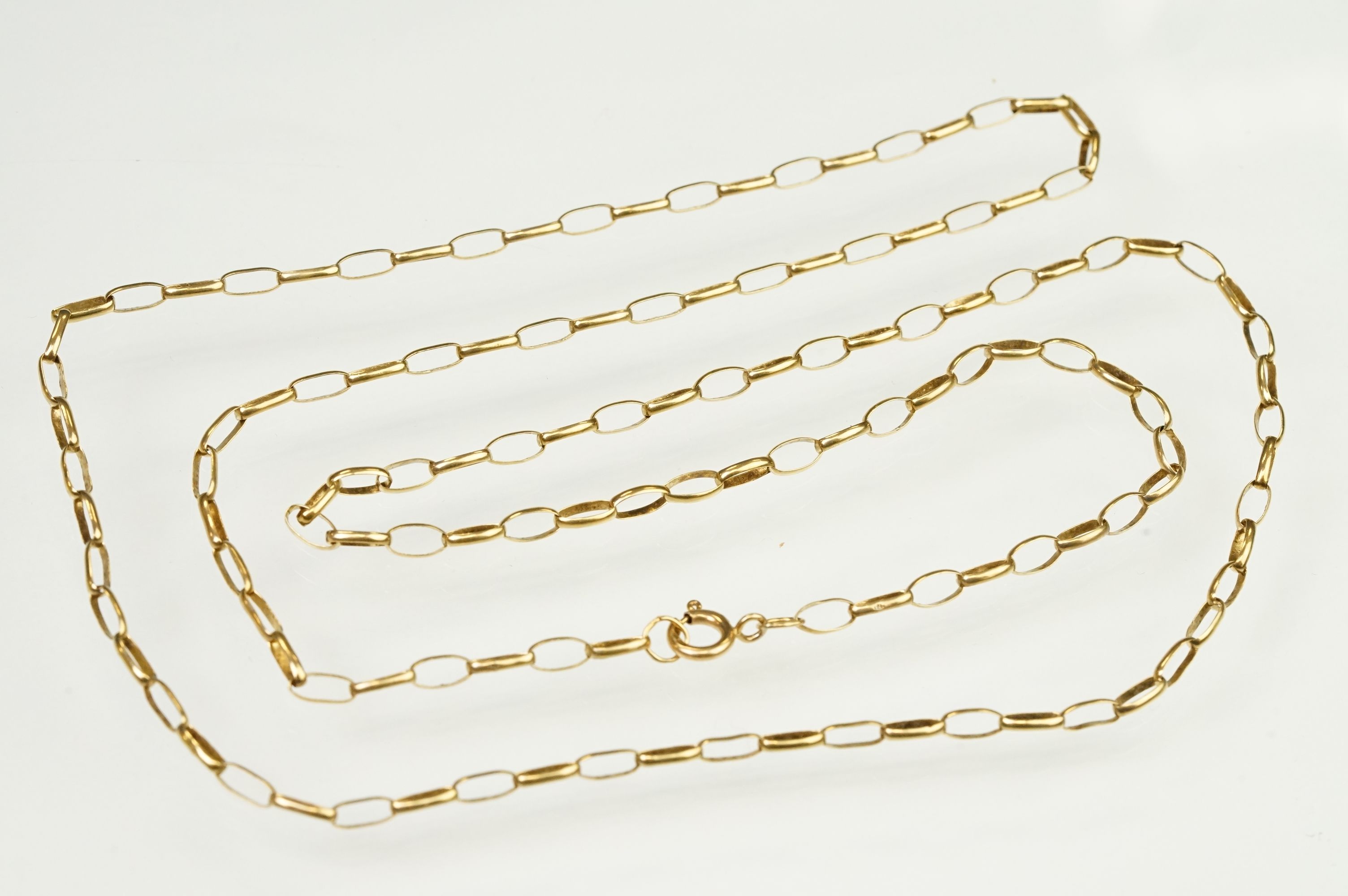 9ct gold oval link necklace chain with spring ring clasp. Marked 9k to clasp. Measures 80cm.