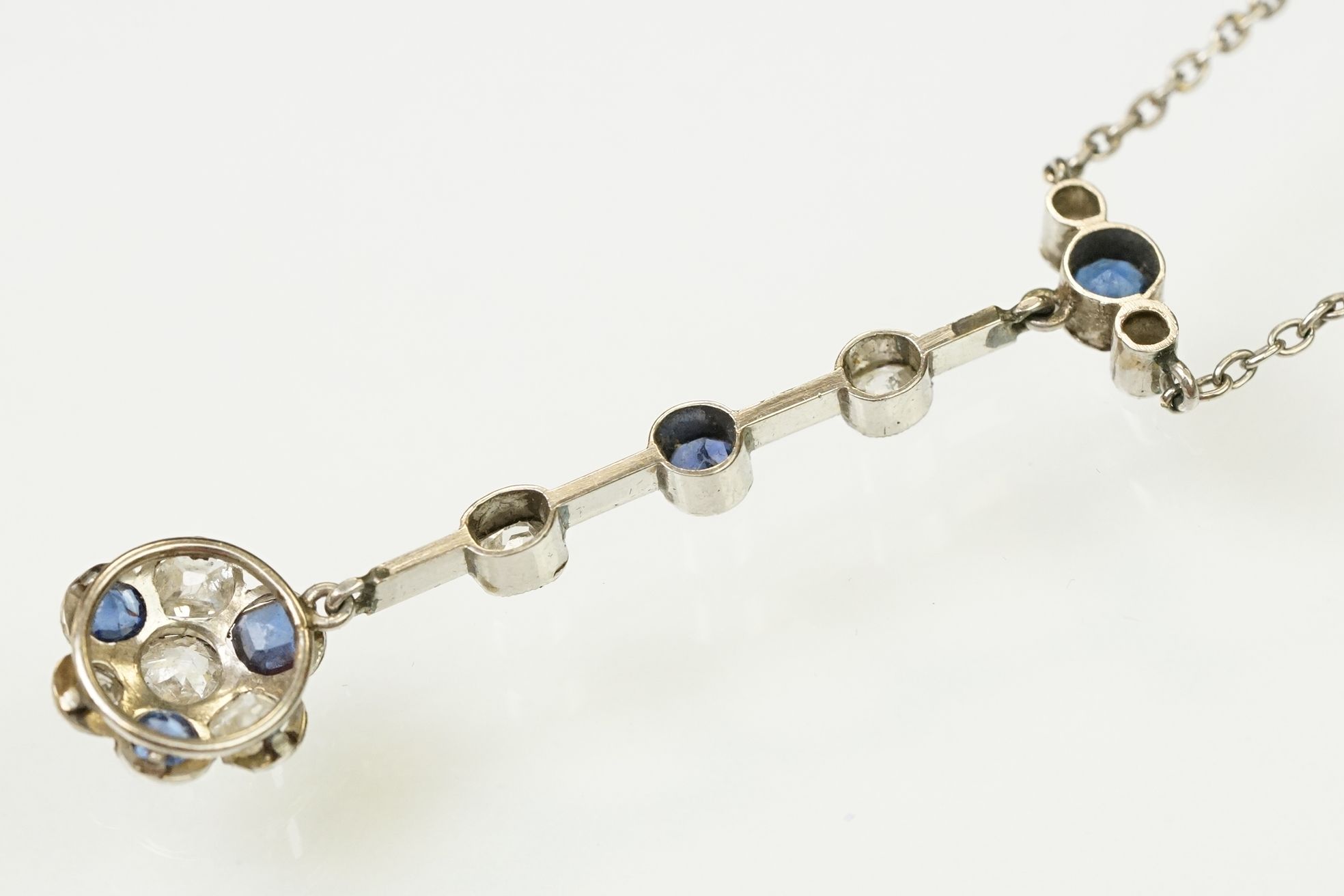 Early 20th Century Edwardian sapphire and diamond pendant necklace. The necklace having a pendant - Image 8 of 9