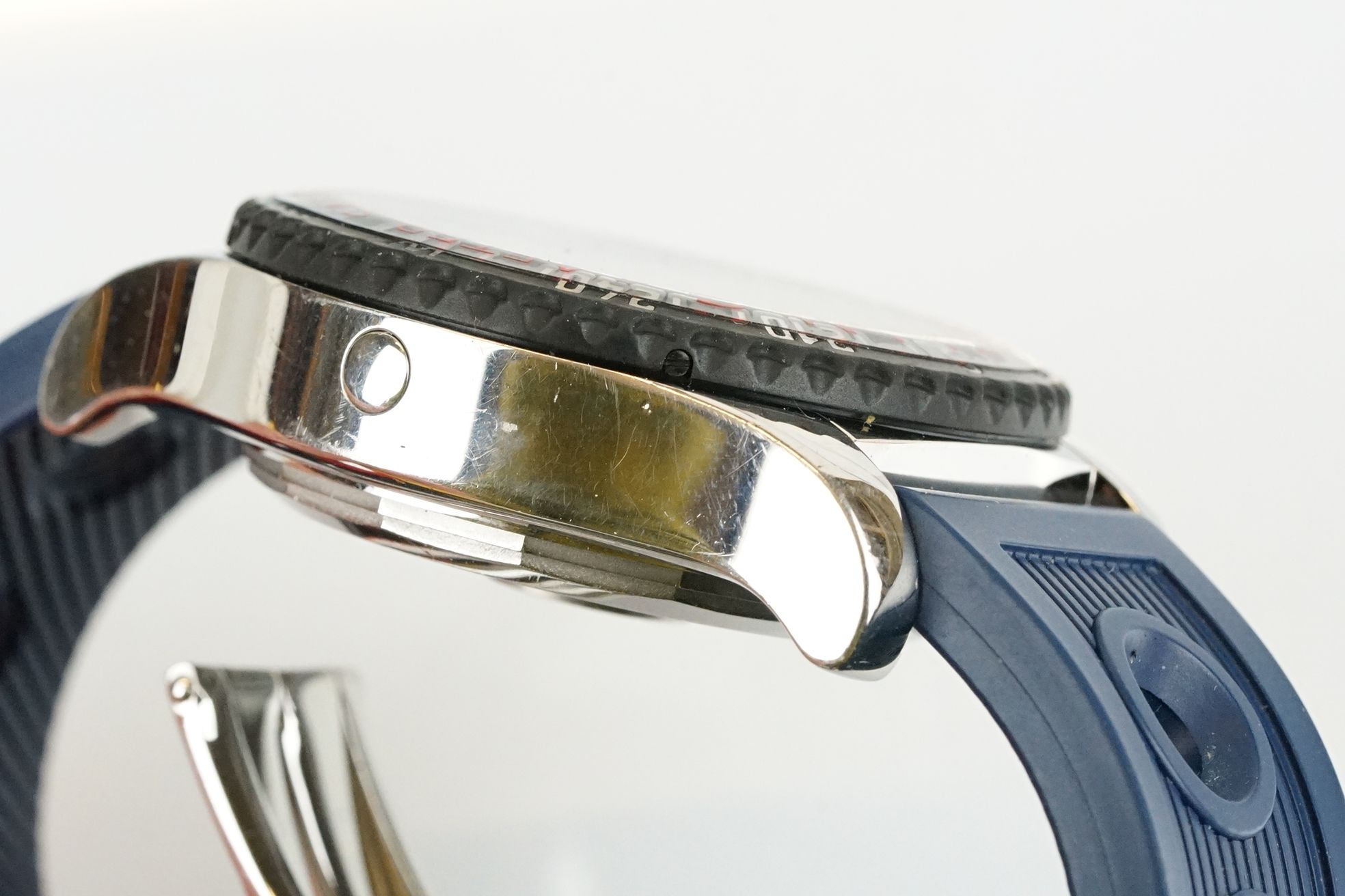 A Breitling Airwolf Raven gentleman's wrist watch, 43.5mm steel case, black rubber bezel to black - Image 6 of 25