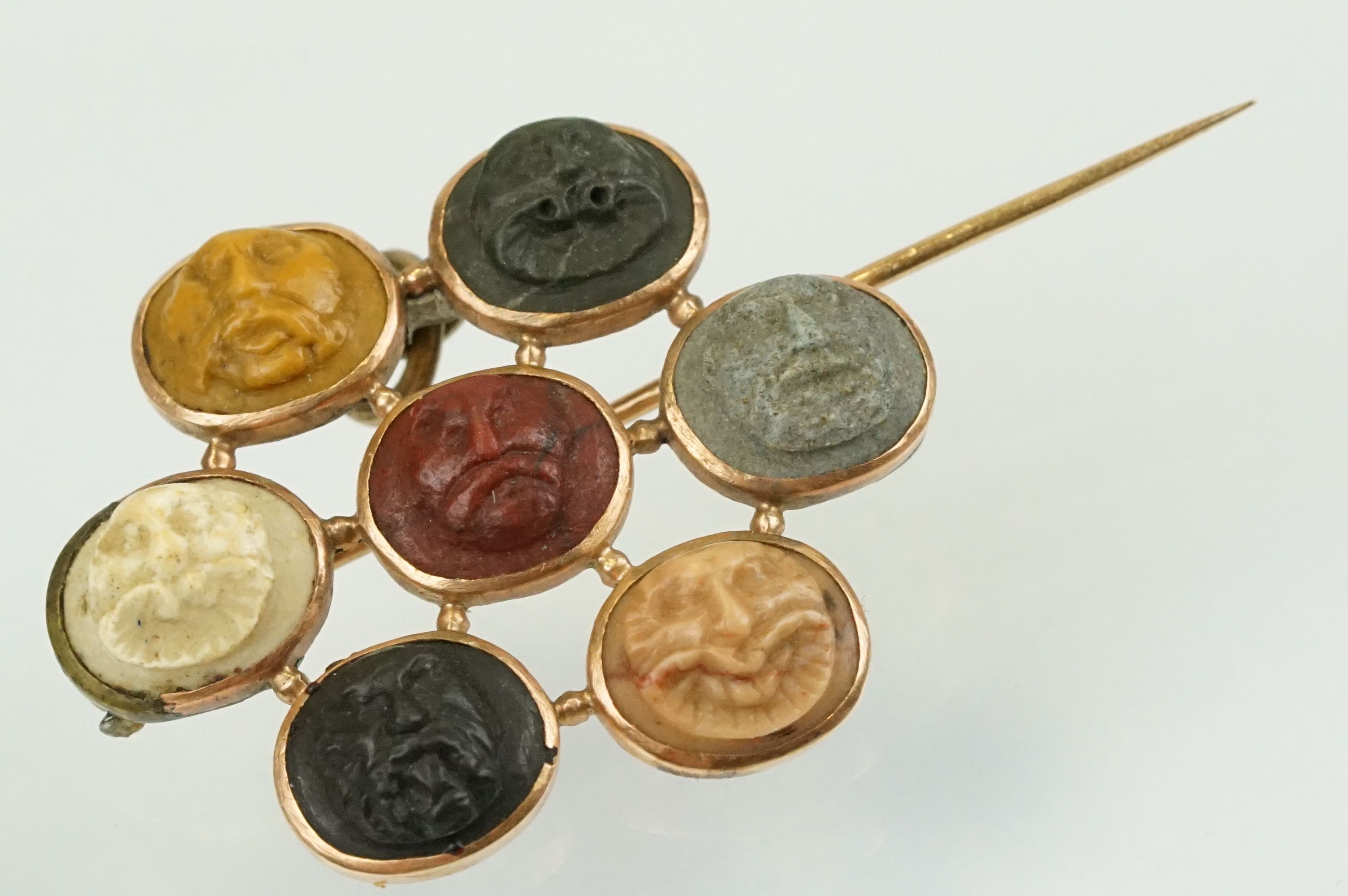 Collection of Victorian and later brooches to include a Victorian carved stone cameo brooch - Image 8 of 24