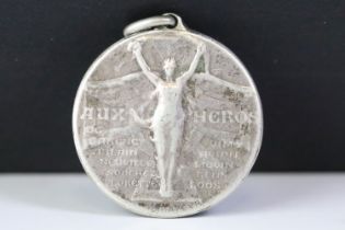 A French World War One / WW1 silver medal, inscribed ‘AUX HEROS DE CARENCY ABLAIN NEUVILLE SOUCHEZ