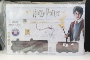 Boxed Lionel O gauge Harry Potter 7-11960 Hogwarts Express train set, complete and ex