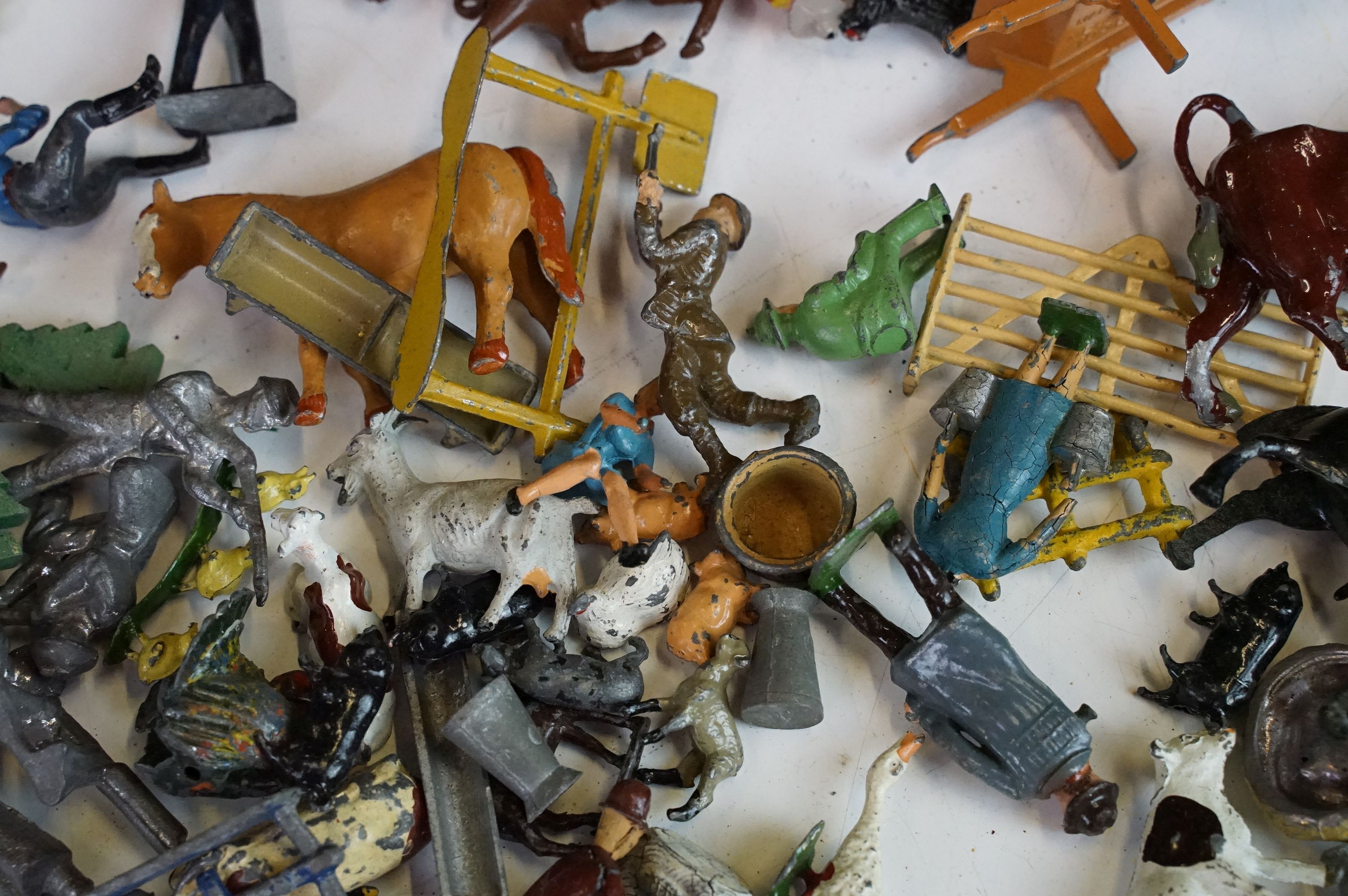 Quantity of various early-mid 20th C metal figures and accessories to include boxed Britains - Image 7 of 8