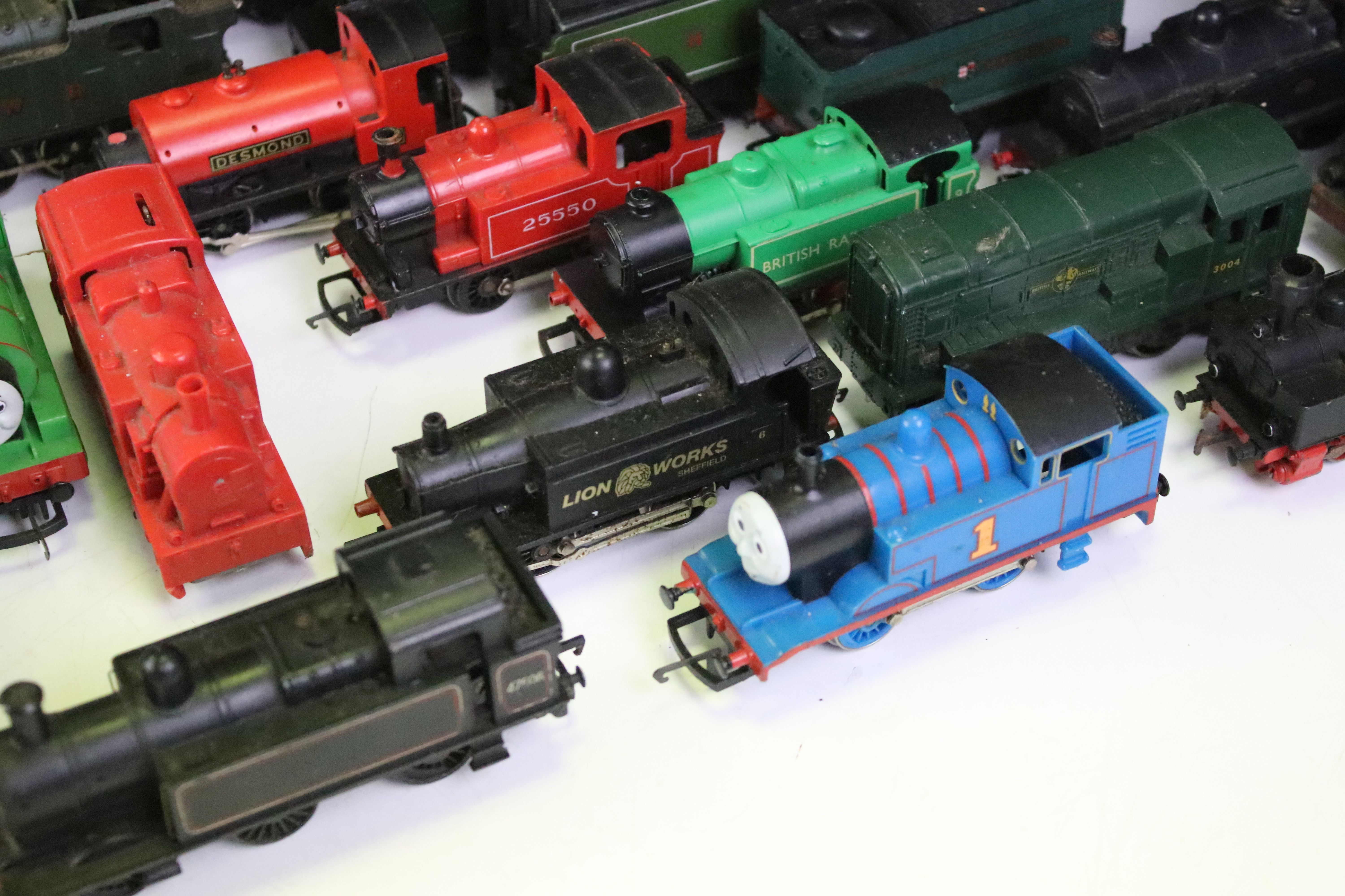 17 OO gauge locomotives to include Lima King George V, Hornby Thomas, Hornby Percy, Hornby ECC - Image 4 of 7