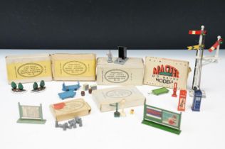 Group of Wardie Product OO gauge metal platform accessories contained within boxes to include No