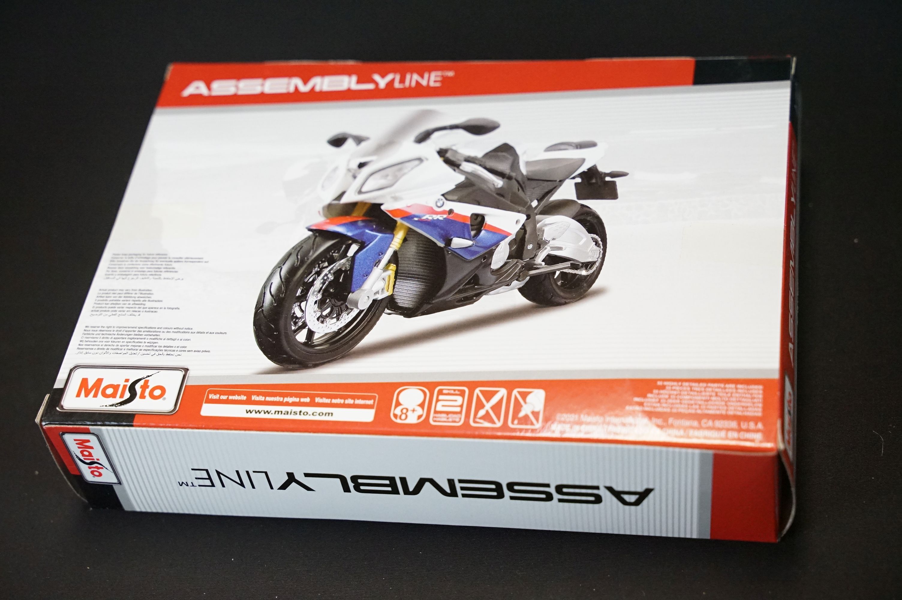 19 Boxed diecast model motorbikes to include 12 x Burago 1/10 Cycle and 7 x Maisto featuring 2 x - Image 12 of 12