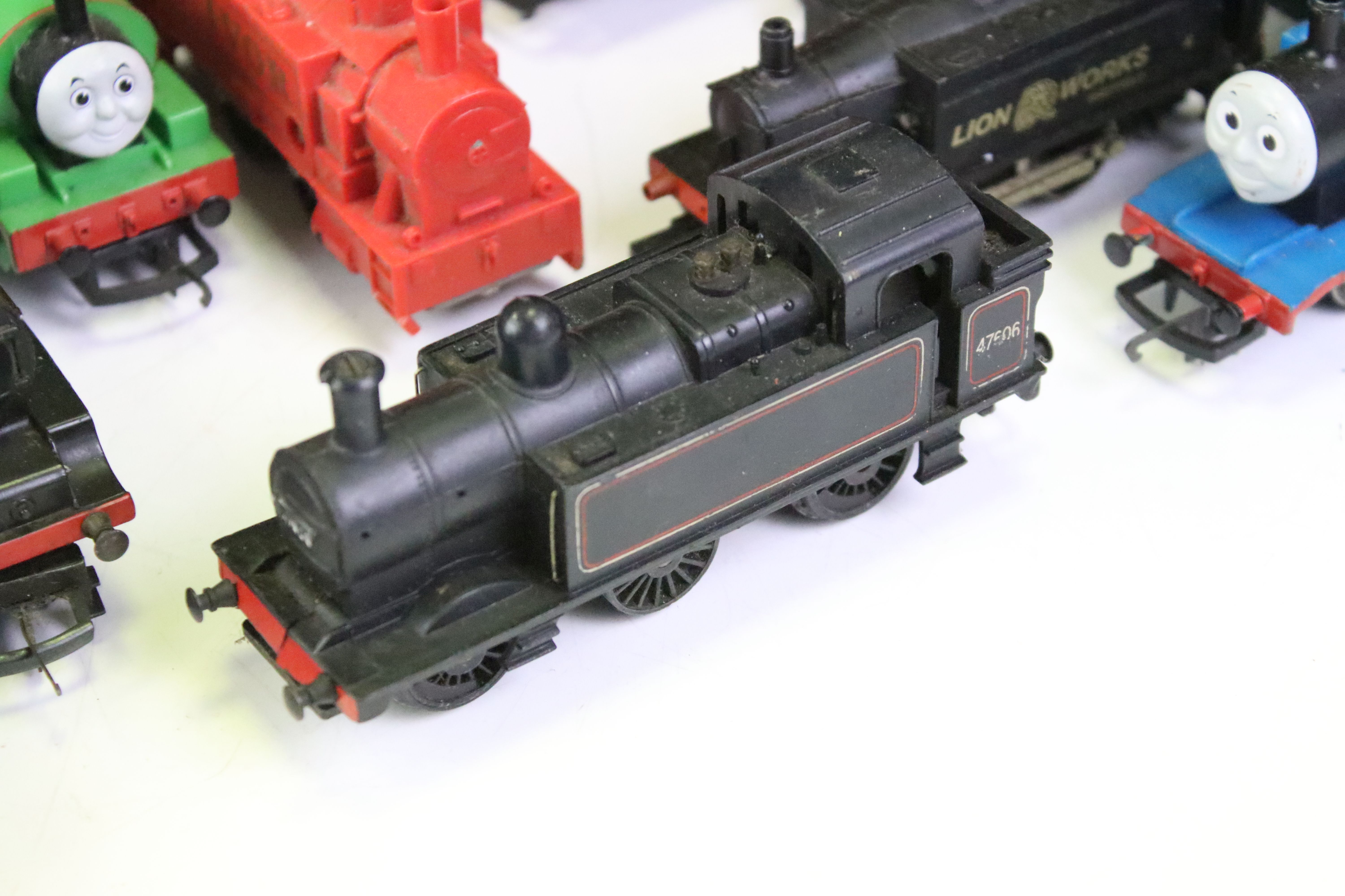 17 OO gauge locomotives to include Lima King George V, Hornby Thomas, Hornby Percy, Hornby ECC - Image 2 of 7