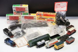 Collection of OO gauge model railway to include Hornby D6110 Locomotive, 8 x items of rolling stock,