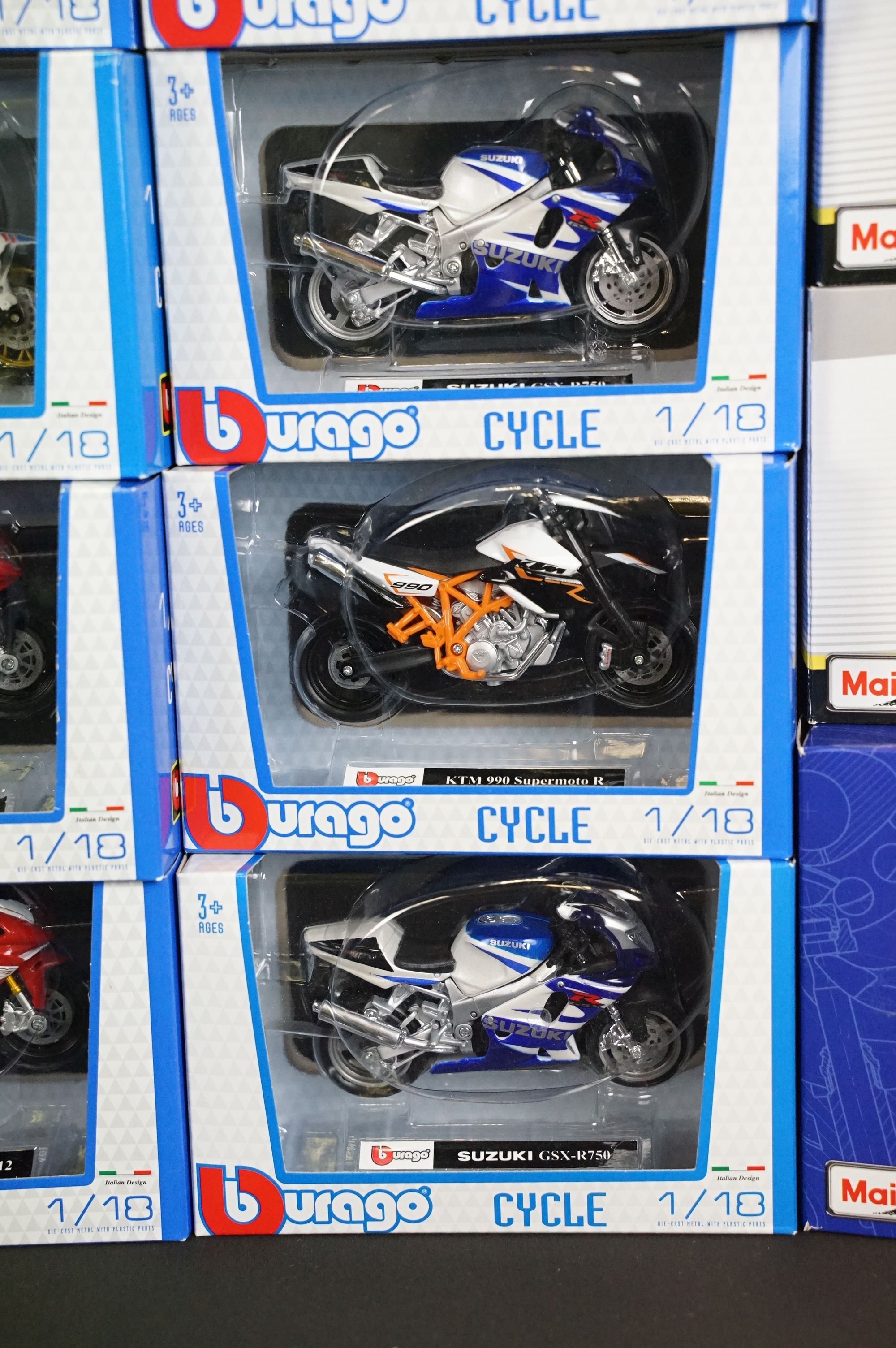 19 Boxed diecast model motorbikes to include 12 x Burago 1/10 Cycle and 7 x Maisto featuring 2 x - Image 4 of 12