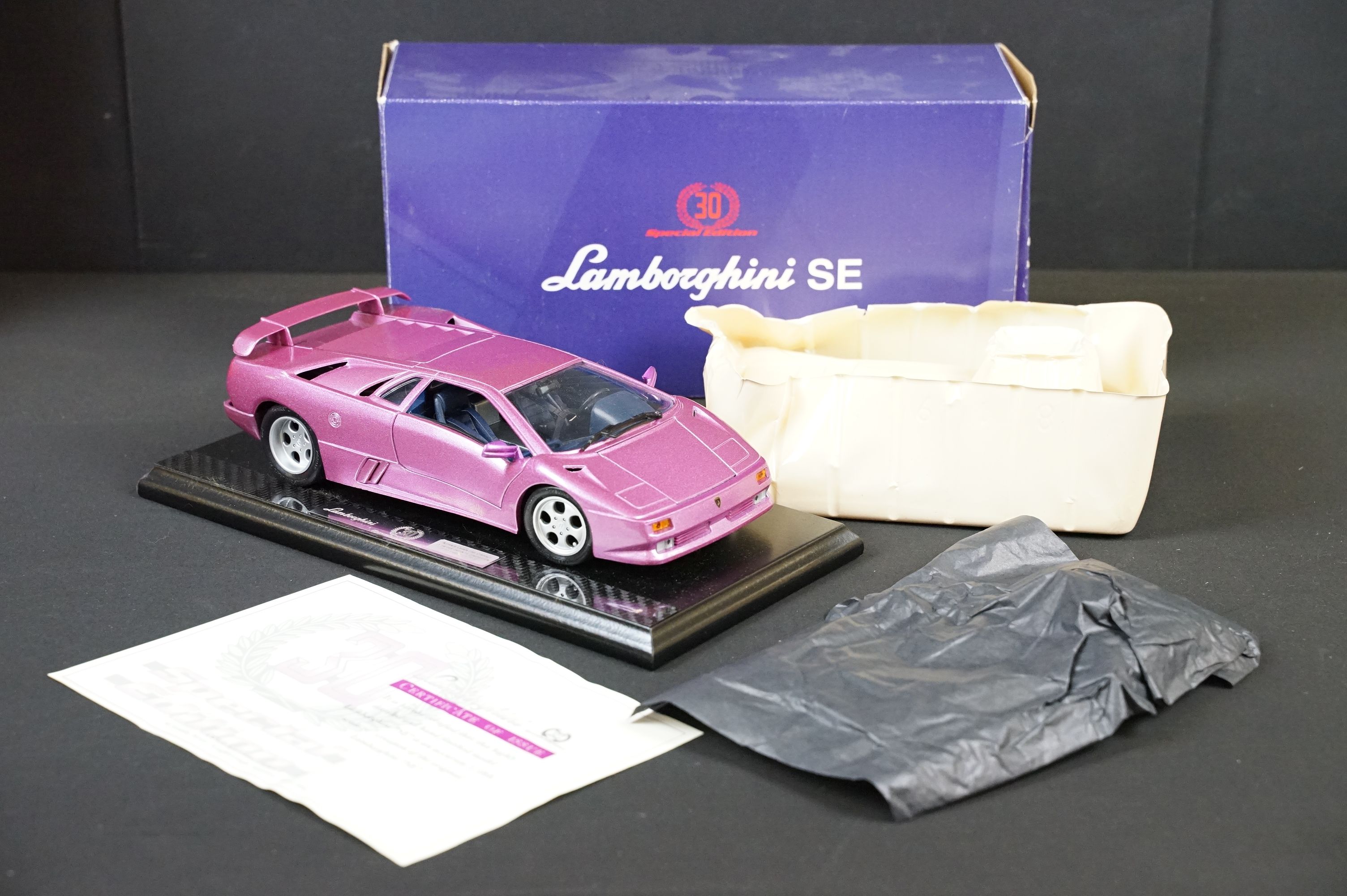 Four boxed 1/18 scale GWILO diecast models to include 22 carat gold plated Jaguar XJ220 on wooden - Image 4 of 9