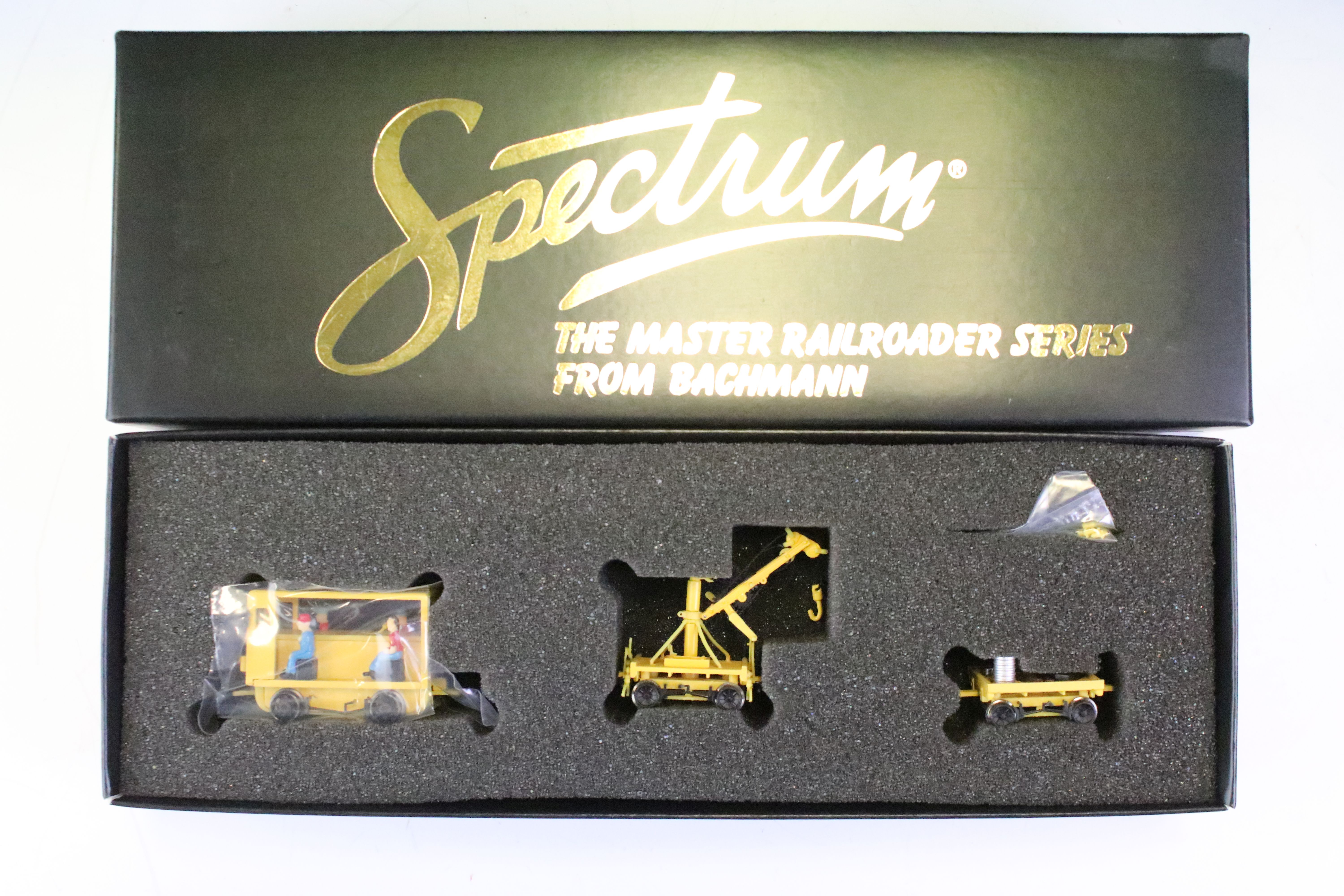 15 Boxed Spectrum from Bachmann HO gauge items of rolling stock to include 89015 Coach #3818, - Image 3 of 11