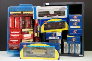 31 Boxed HO gauge items of rolling stock to include 17 x Mantua, 7 x Bachmann and 7 x Athern