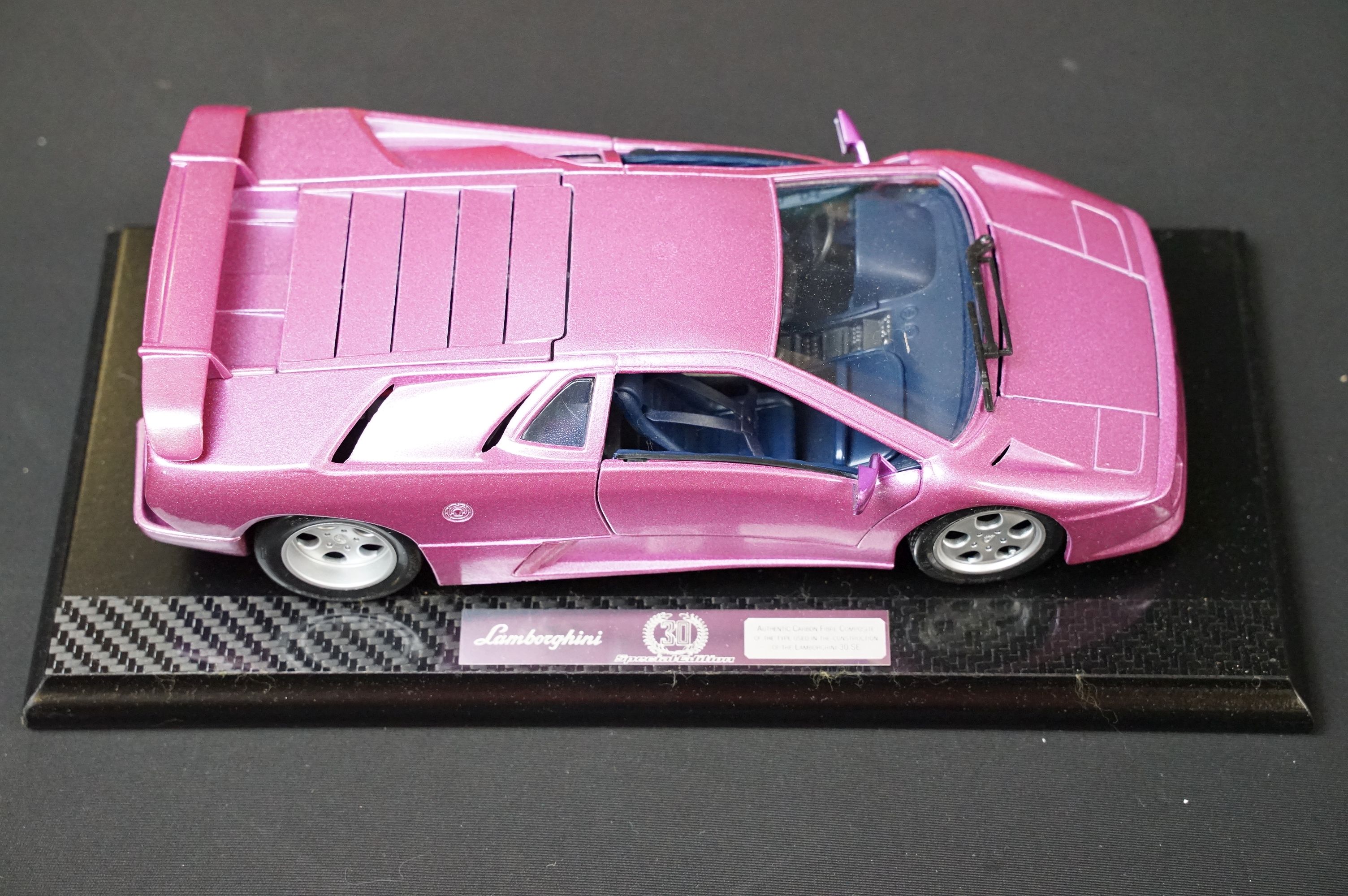 Four boxed 1/18 scale GWILO diecast models to include 22 carat gold plated Jaguar XJ220 on wooden - Image 5 of 9