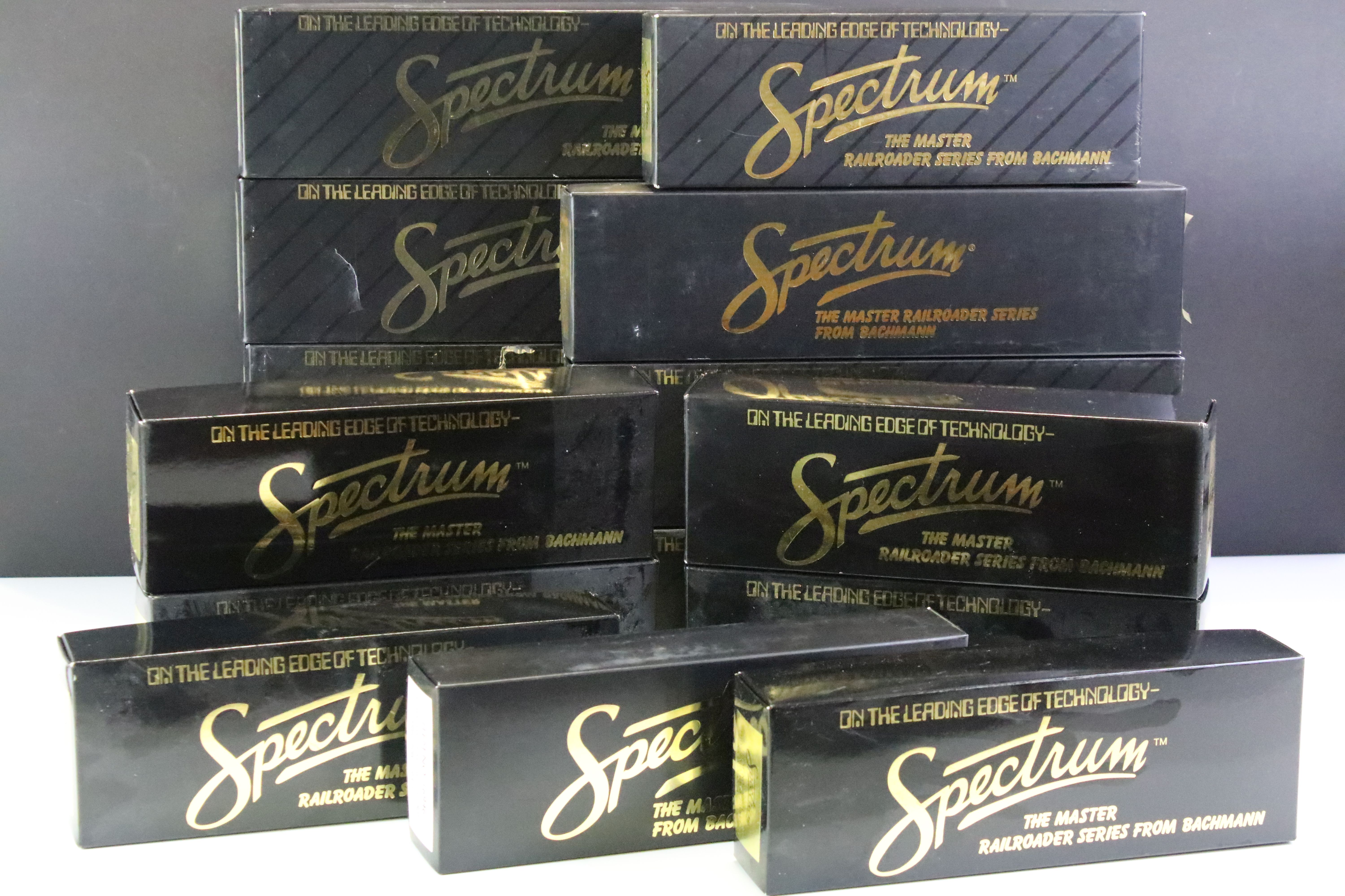 15 Boxed Spectrum from Bachmann HO gauge items of rolling stock to include 89015 Coach #3818,