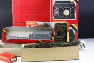 Quantity of OO gauge model railway to include boxed Hornby R410 Operating Turntable, 2 x boxed