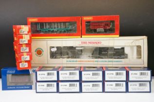 18 Boxed OO gauge items of rolling stock to include 10 x Bachmann, 7 x Hornby and 1 x Dapol plus a