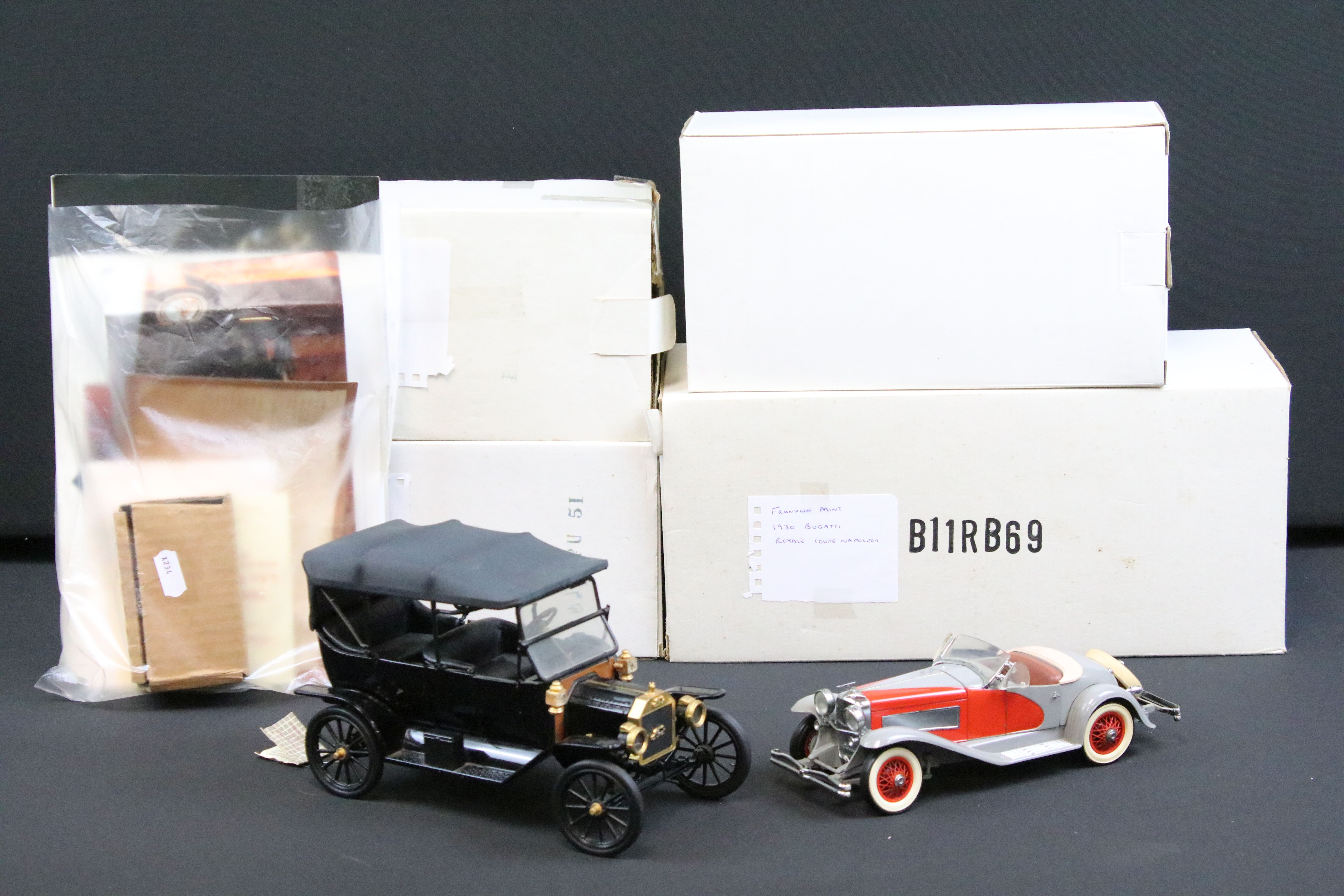 Six boxed Franklin Mint and Danbury Mint diecast models to include 5 x Franklin Mint models