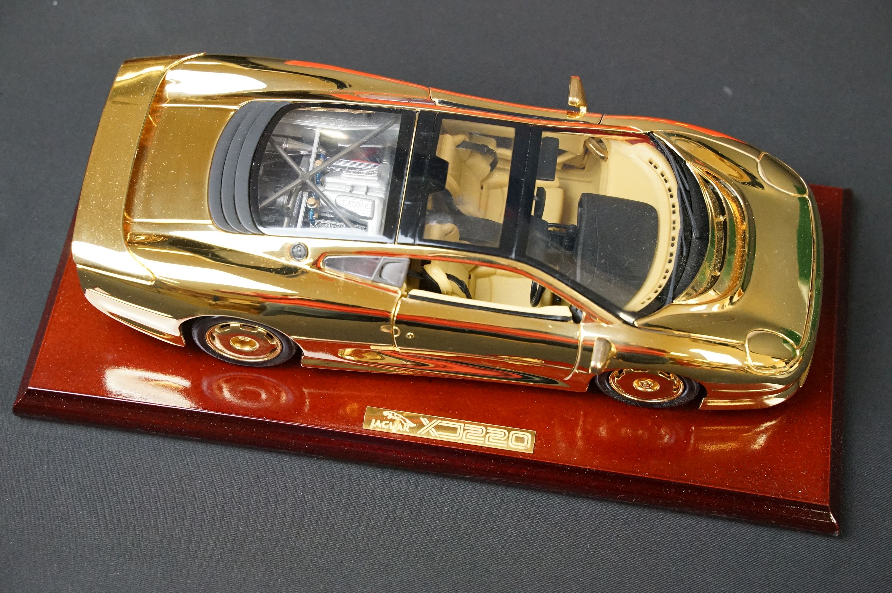 Four boxed 1/18 scale GWILO diecast models to include 22 carat gold plated Jaguar XJ220 on wooden - Image 7 of 9