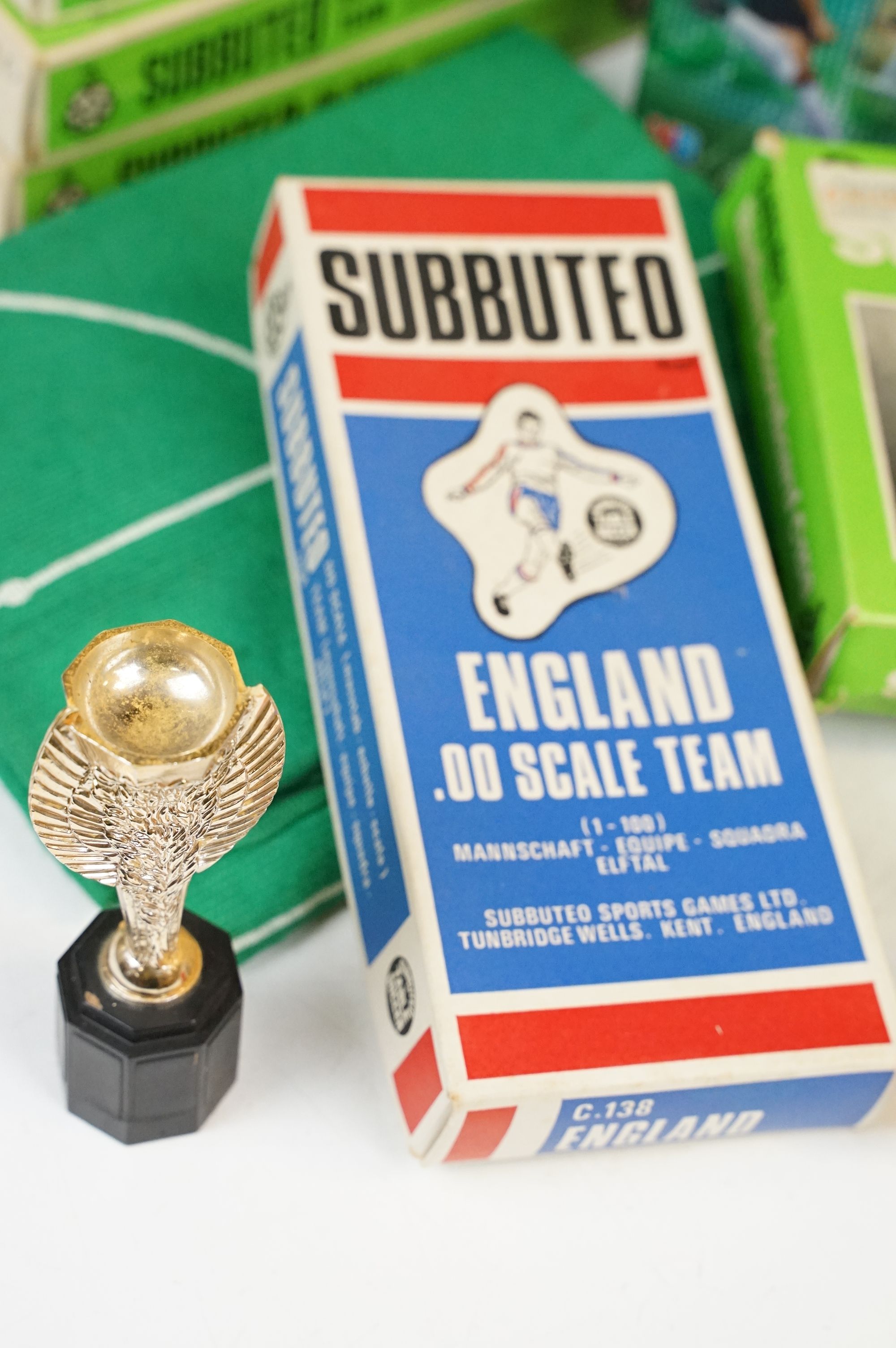Subbuteo - Collection of mainly HW Subbuteo to include 16 x boxed teams featuring The Arsenal, - Image 3 of 30