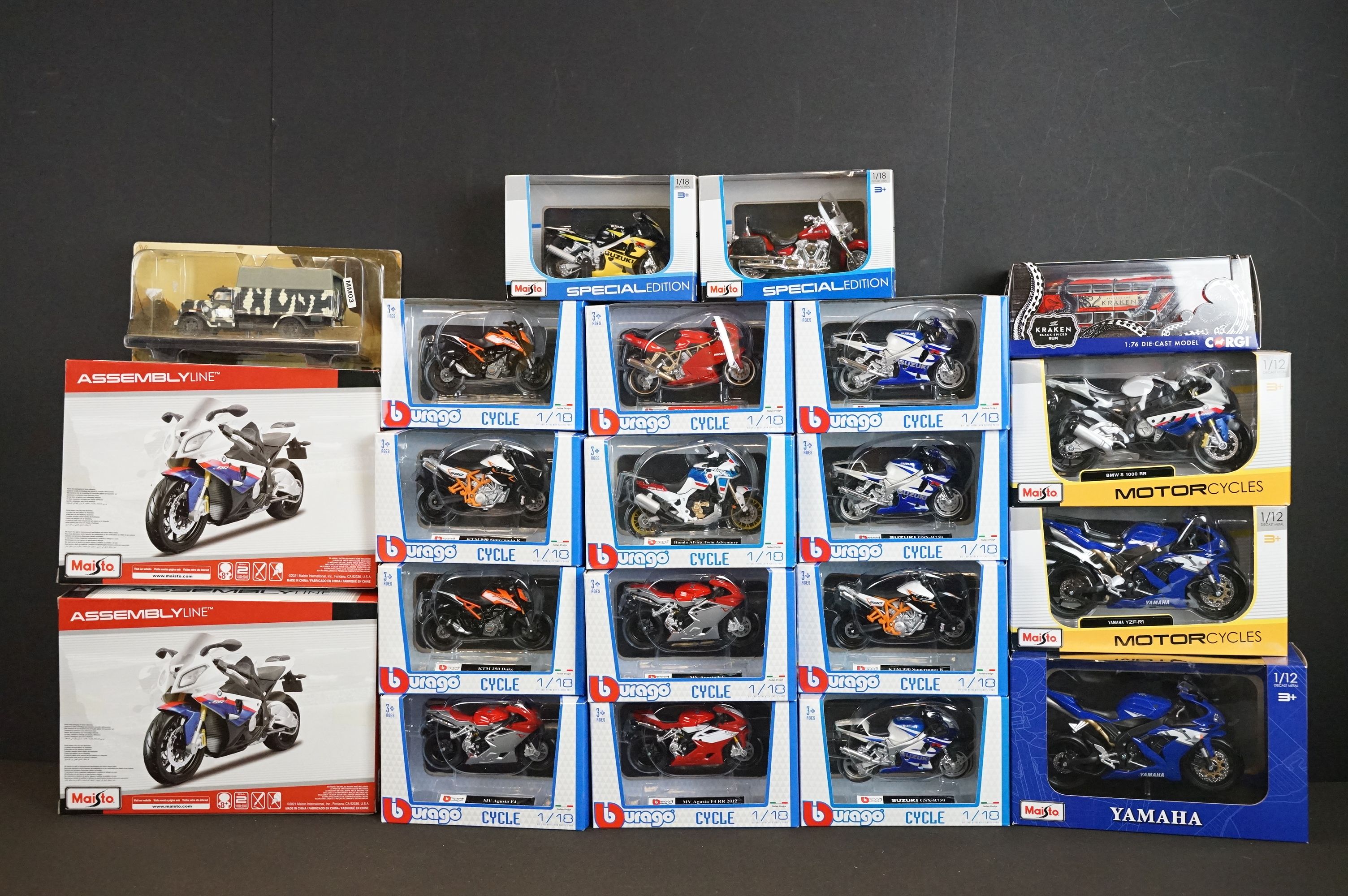 19 Boxed diecast model motorbikes to include 12 x Burago 1/10 Cycle and 7 x Maisto featuring 2 x