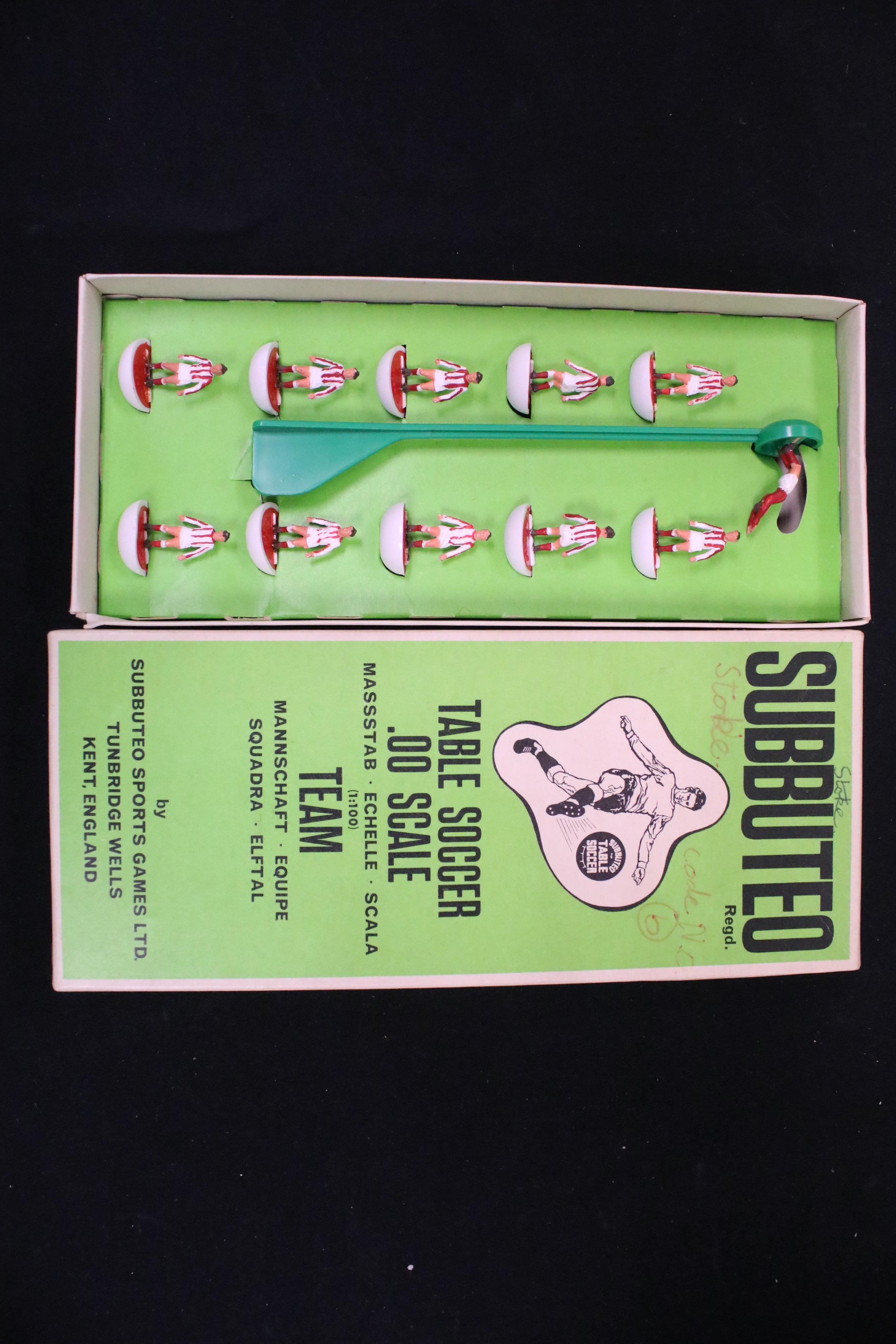 Subbuteo - Collection of mainly HW Subbuteo to include 16 x boxed teams featuring The Arsenal, - Image 18 of 30
