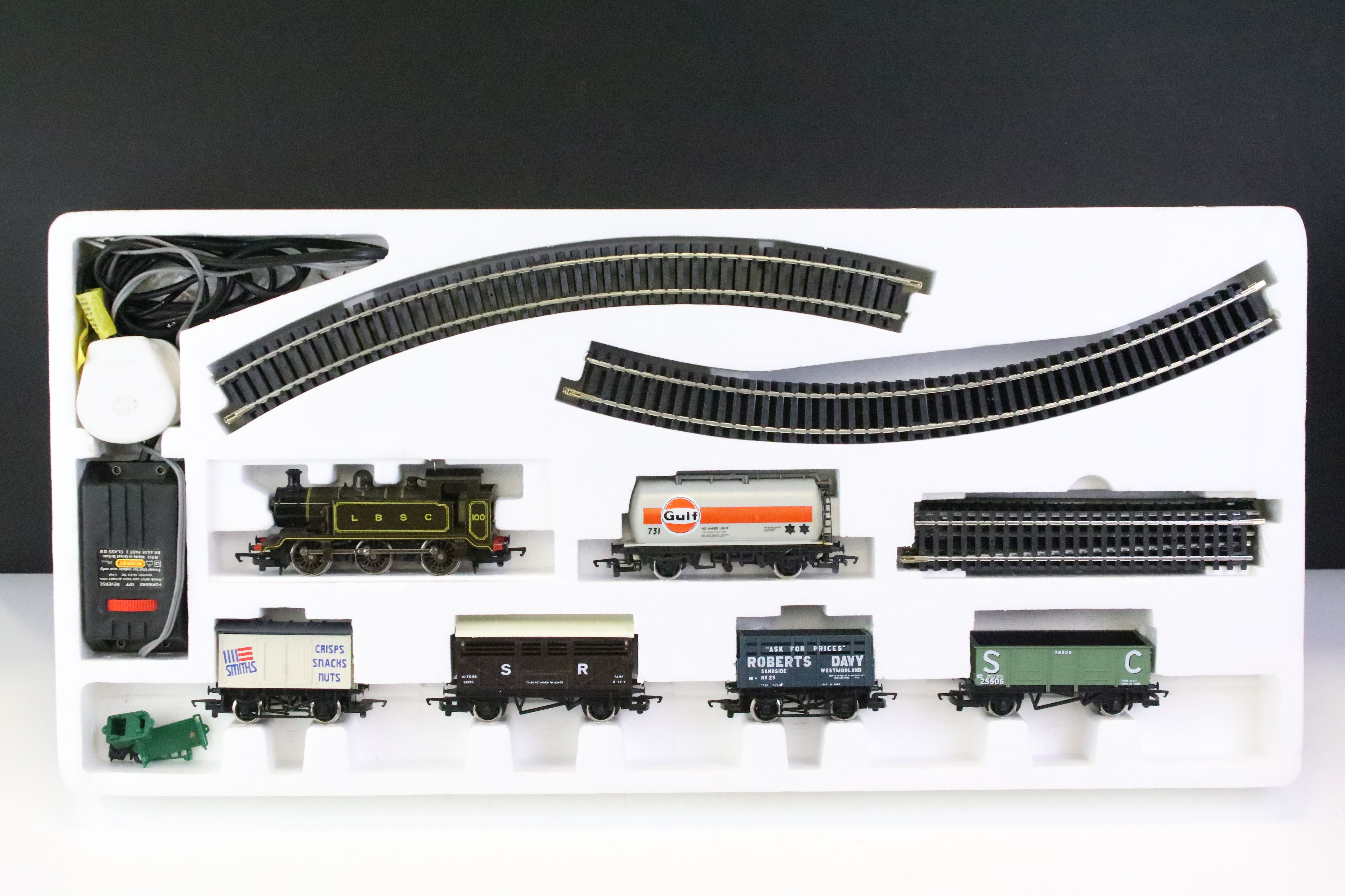 Two boxed Hornby OO gauge train sets to include R536 LBSC Local Goods Set and R687 Silver Jubilee - Image 6 of 9