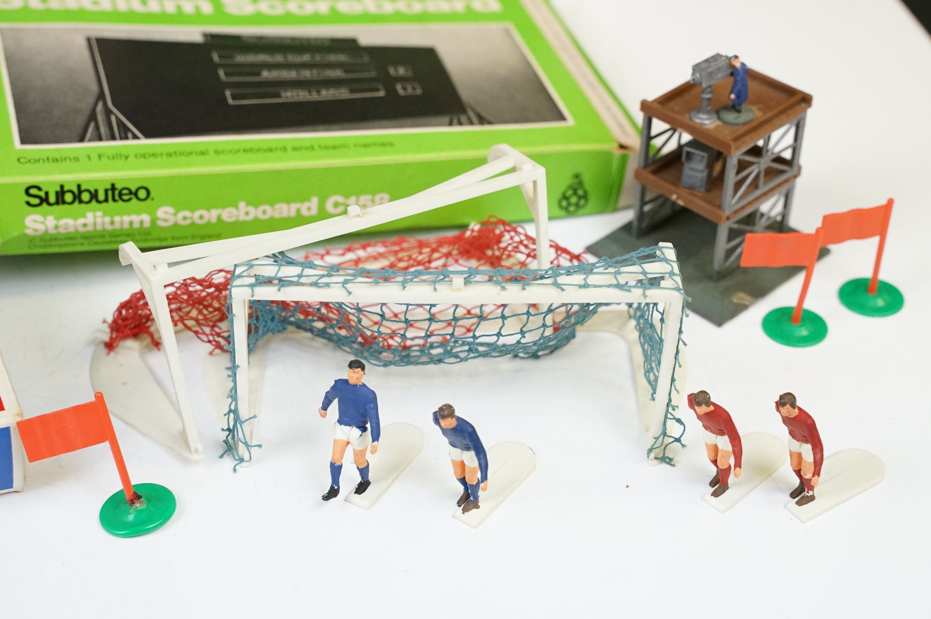 Subbuteo - Collection of mainly HW Subbuteo to include 16 x boxed teams featuring The Arsenal, - Image 2 of 30