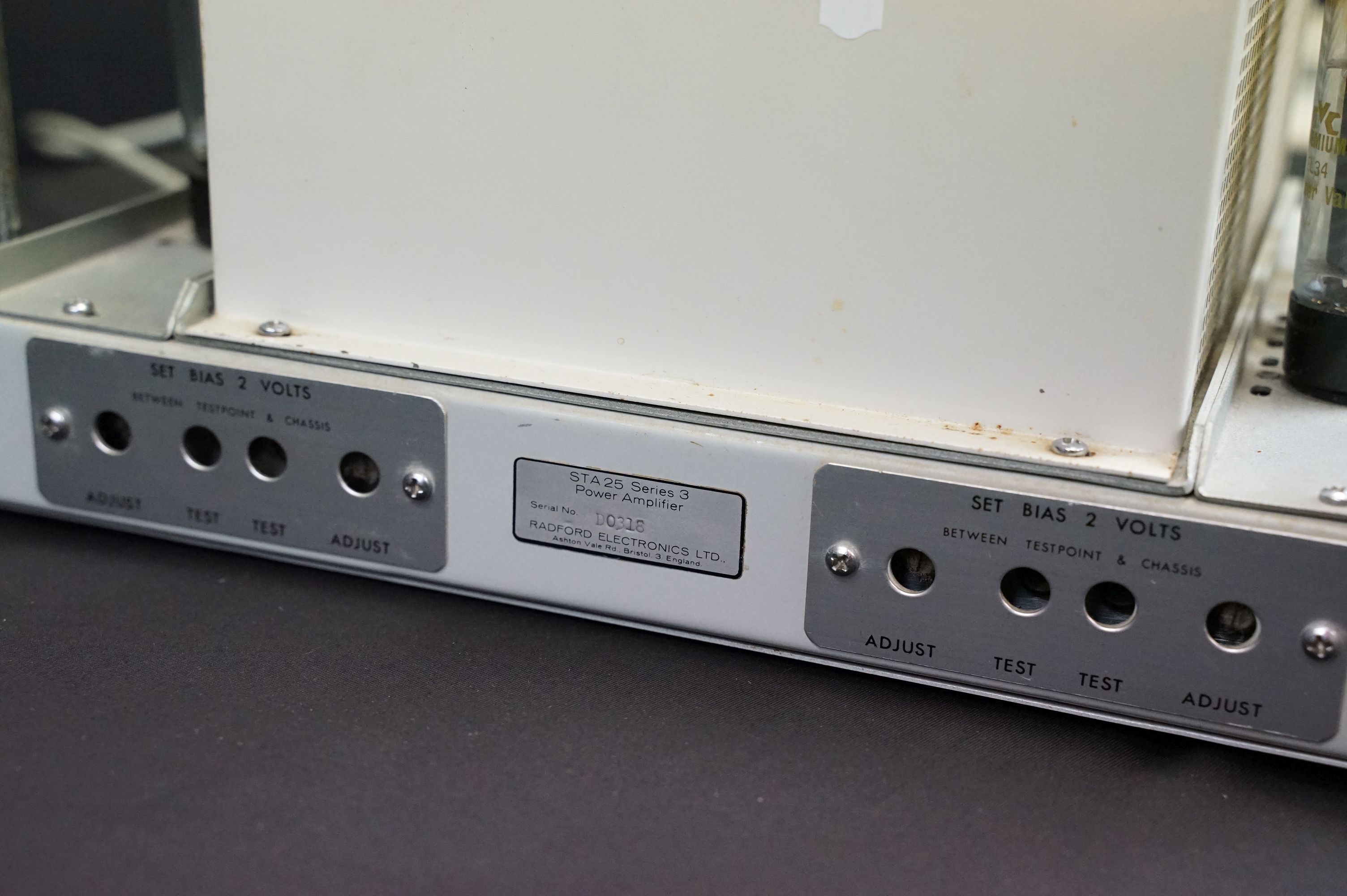 Stereo equipment - Radford STA 25 Series 3 Power Amplifier, Radford SC22 Control Unit, Radford FMT.1 - Image 8 of 18
