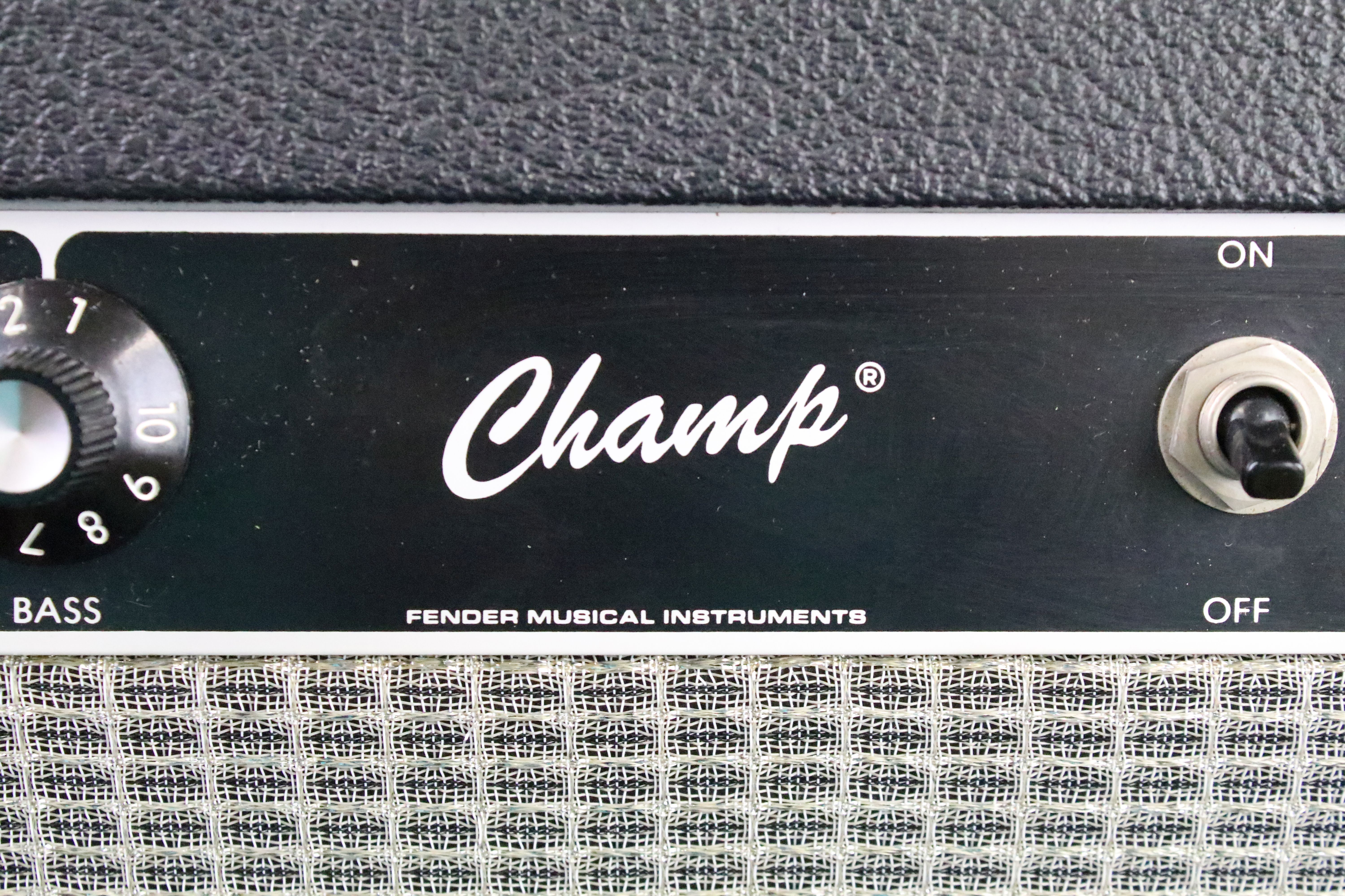 Fender Champ combo guitar amplifier. Made in USA serial number F148149 - Image 3 of 8