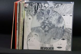 Vinyl - 10 The Beatles later pressing albums to include: Revolver (US picture disc), Please Please
