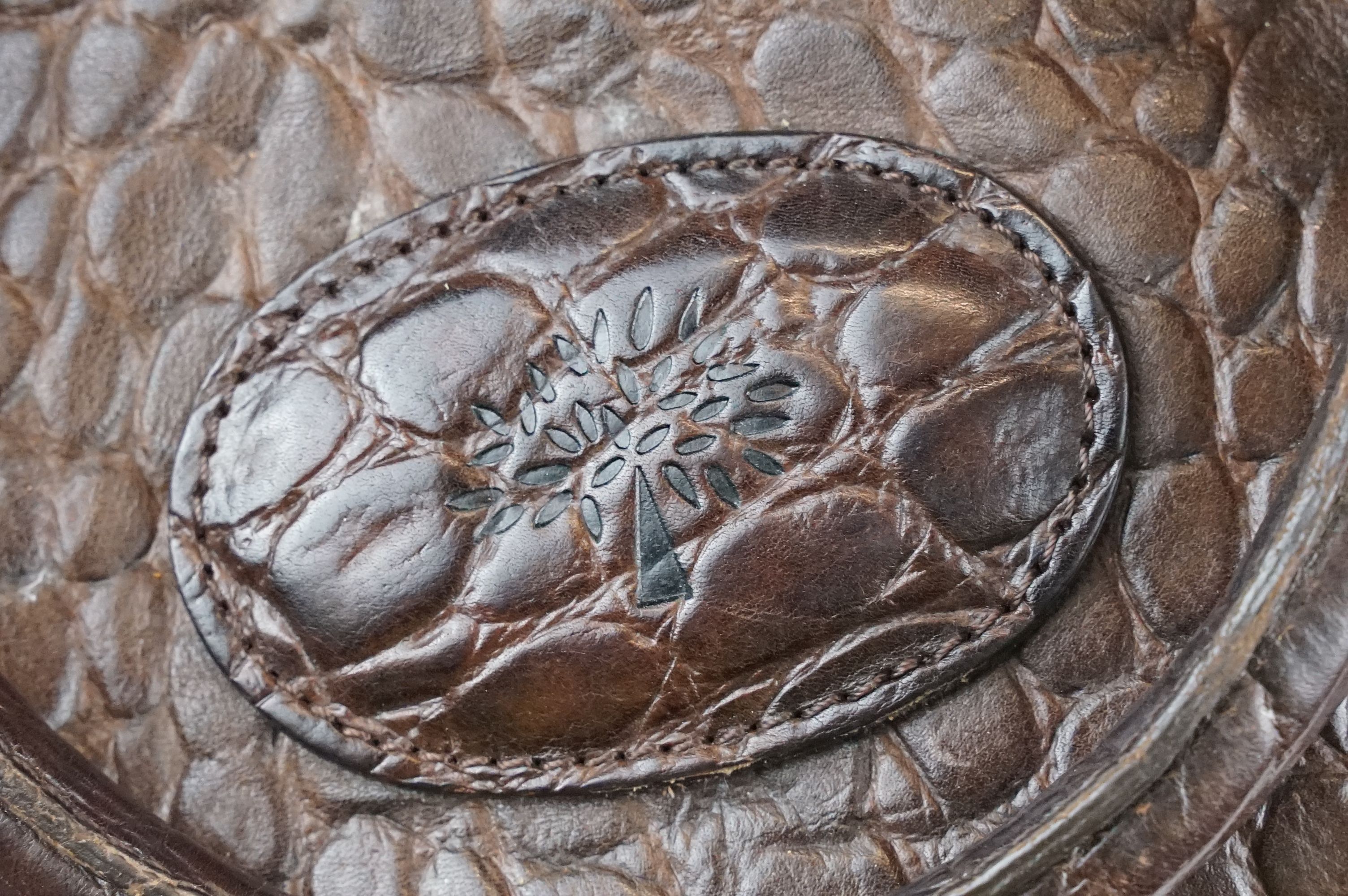 Mulberry dark brown leather crocodile effect handbag, with Mulberry storage bag, 20cm high x 35cm - Image 10 of 12